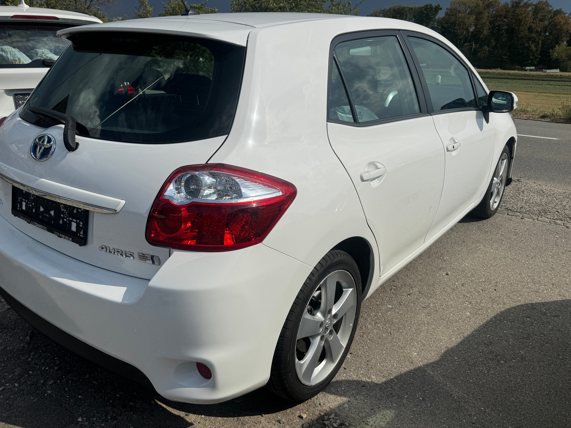 TOYOTA Auris 1.8 16V HSD Linea Sol-image-4