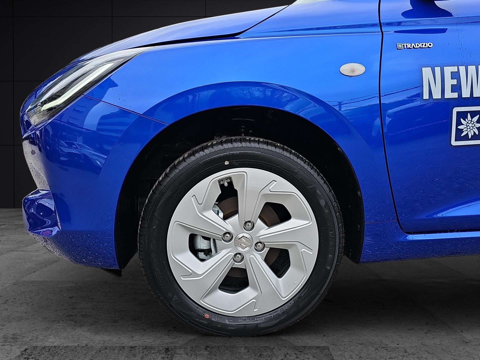 SUZUKI Swift 1.2 Tradizio Hybrid 4x4-image-8