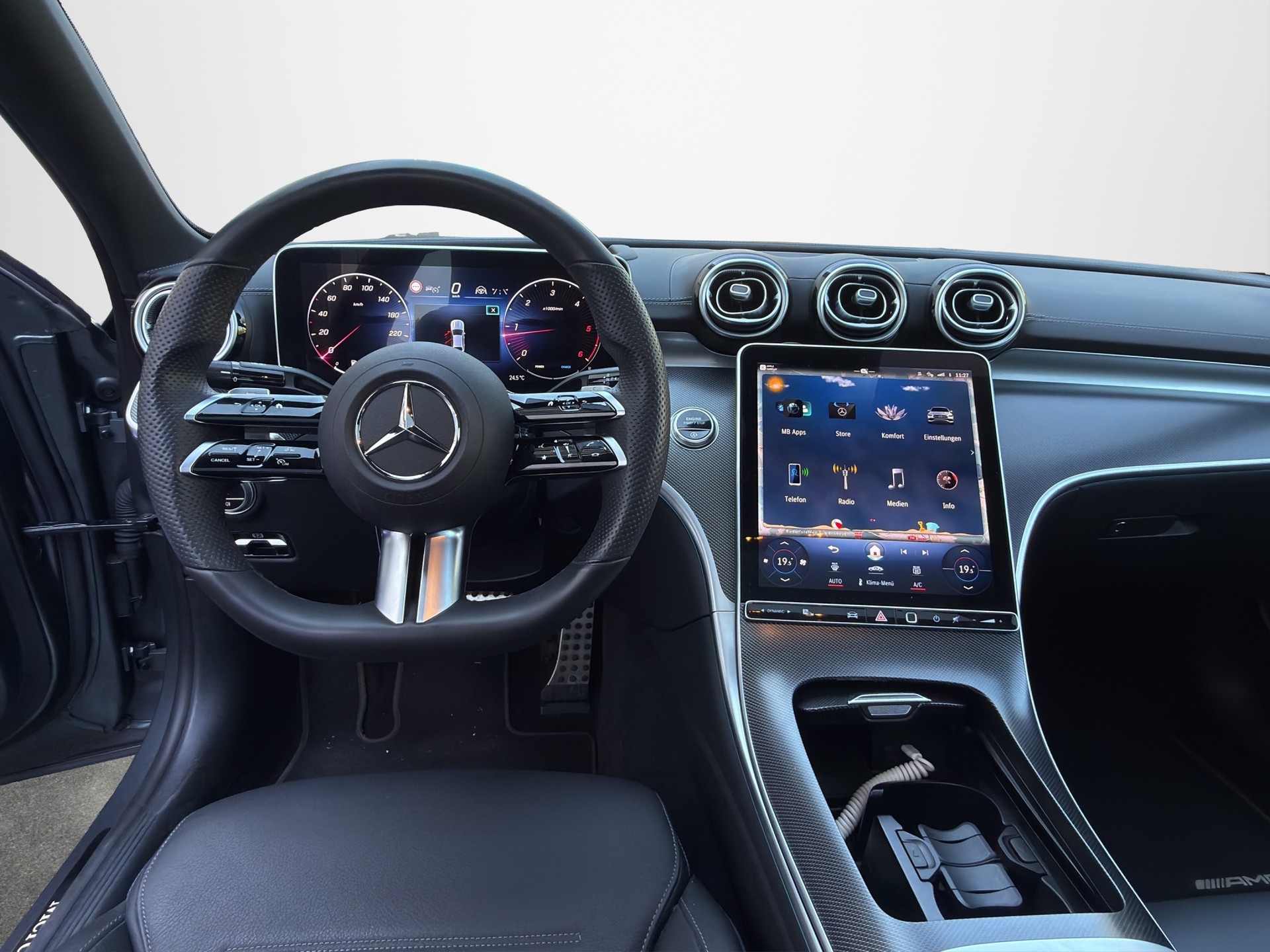 MERCEDES-BENZ C 300 d AMG Line-image-6