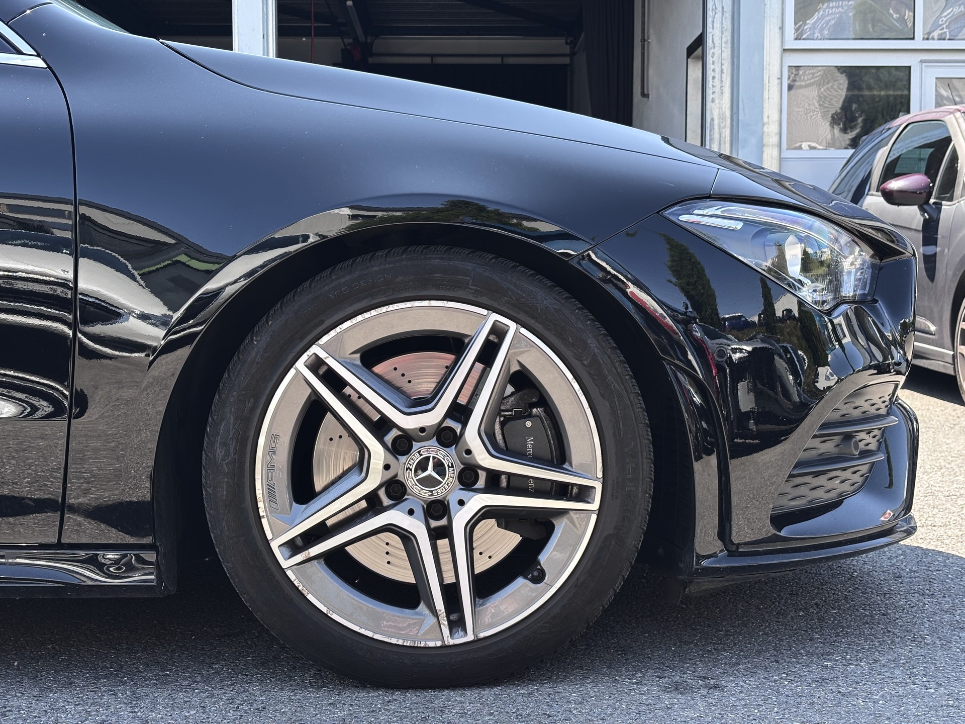 MERCEDES-BENZ CLA Shooting Brake 220 7G-DCT AMG Line-image-6