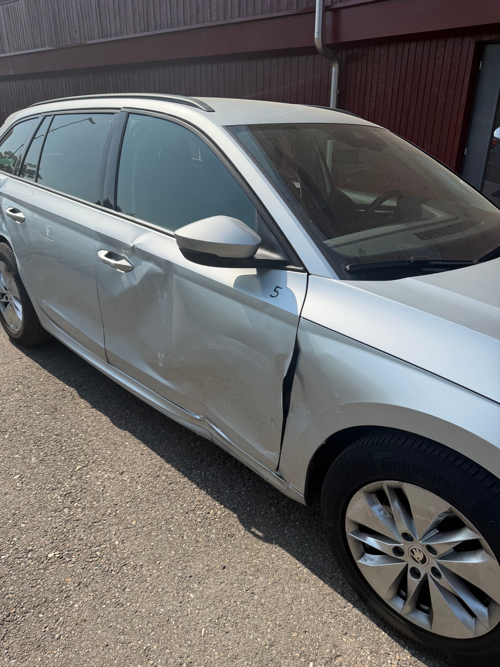 SKODA Octavia Combi 2.0 TDI DSG SportLine 4x4-image-2