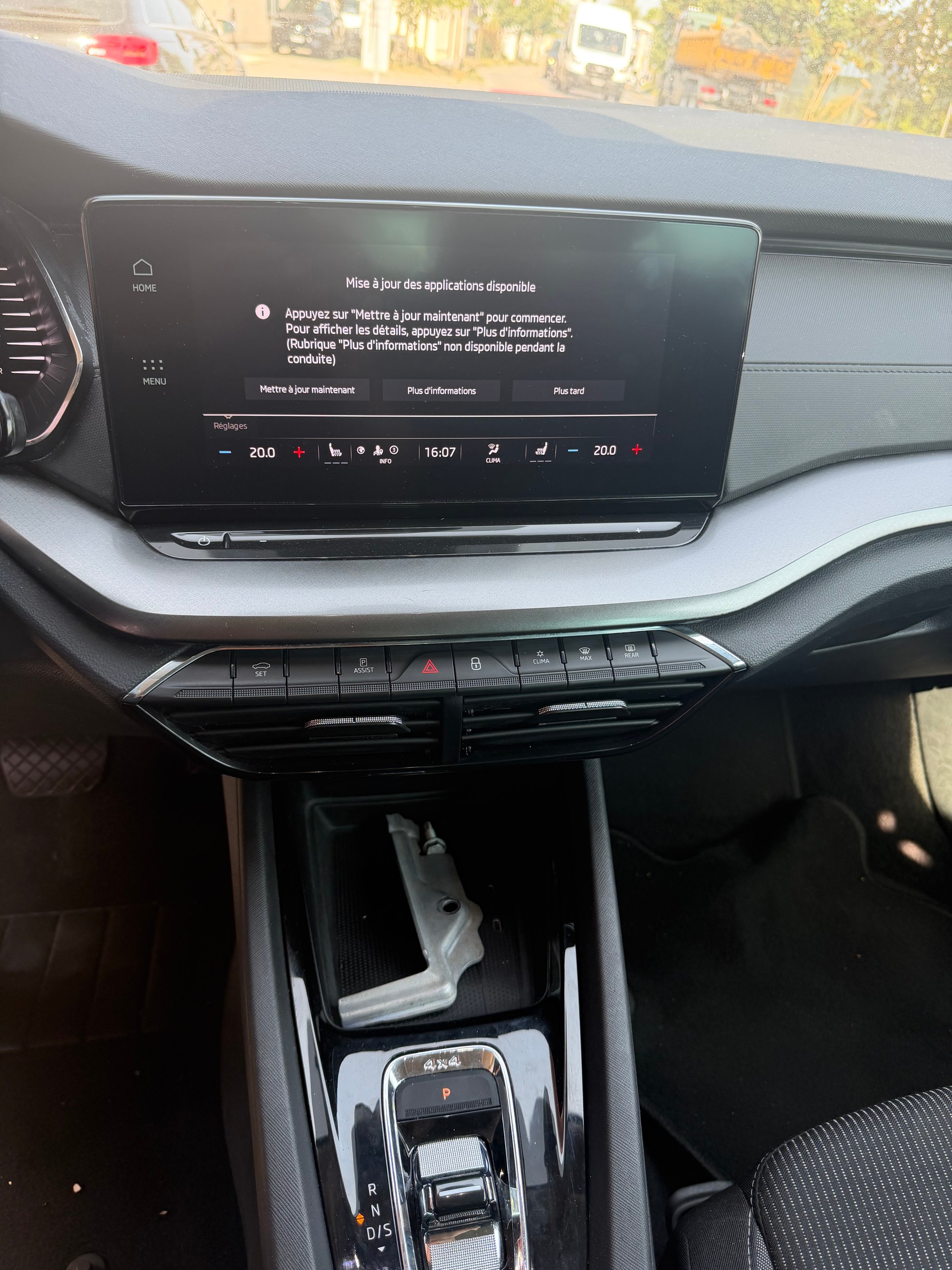 SKODA Octavia Combi 2.0 TDI DSG SportLine 4x4-image-8