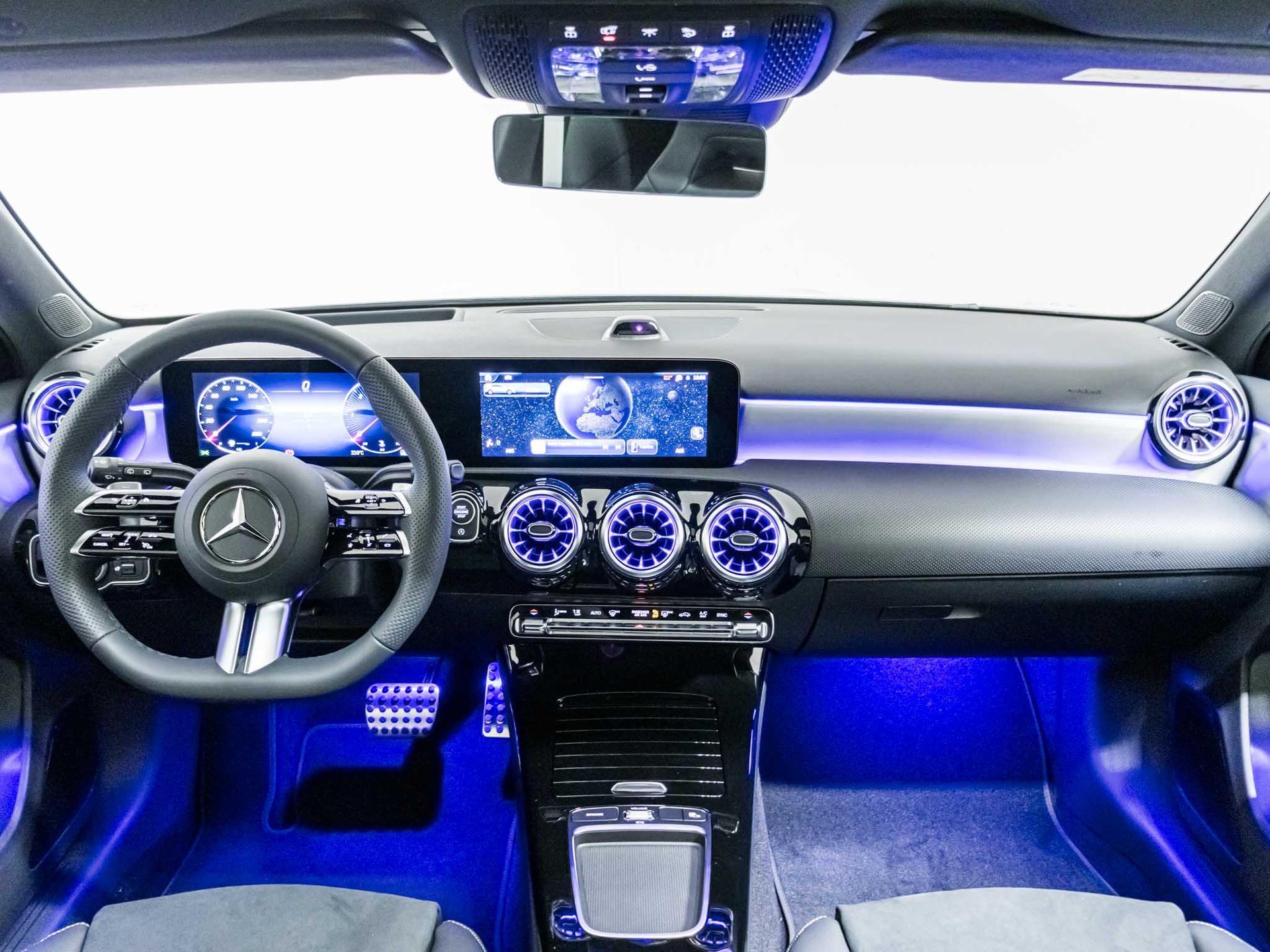 MERCEDES-BENZ A 220 d-image-10