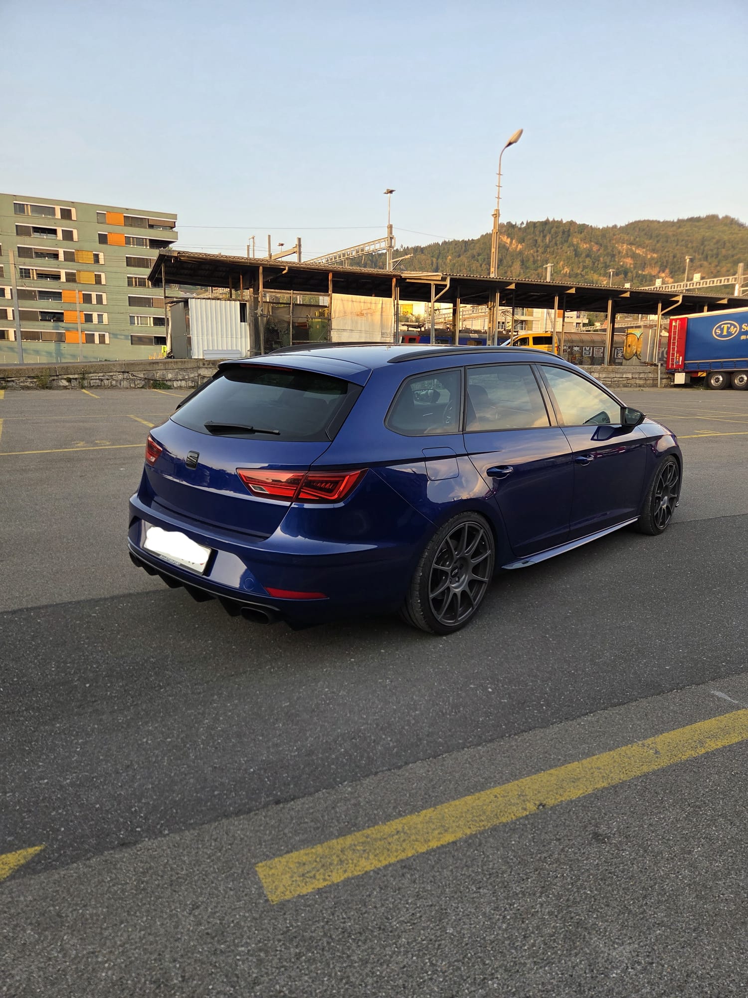 SEAT 2.0 TSI 300 Cupra 4Drive DSG-image-1