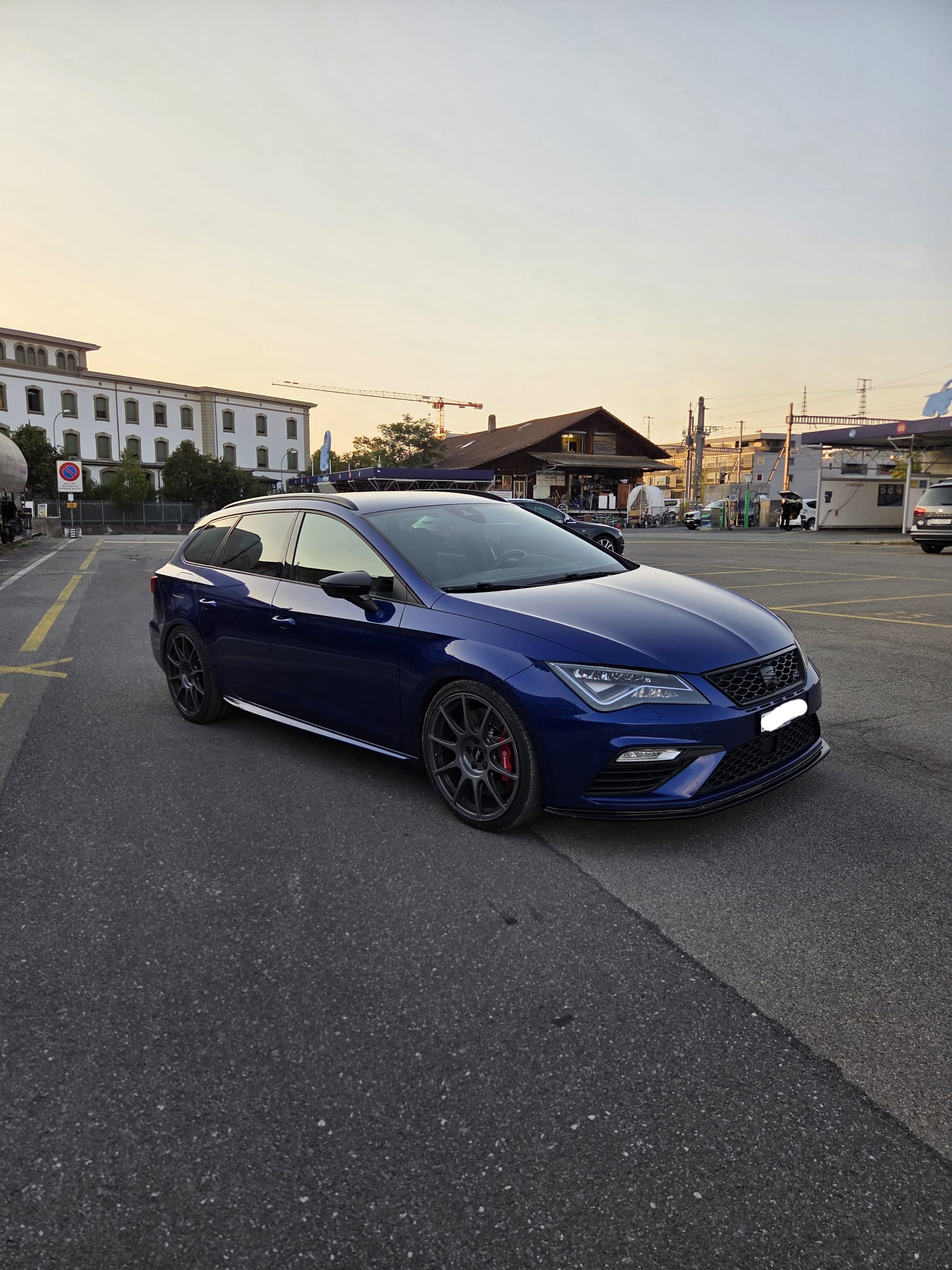 SEAT 2.0 TSI 300 Cupra 4Drive DSG-image-2