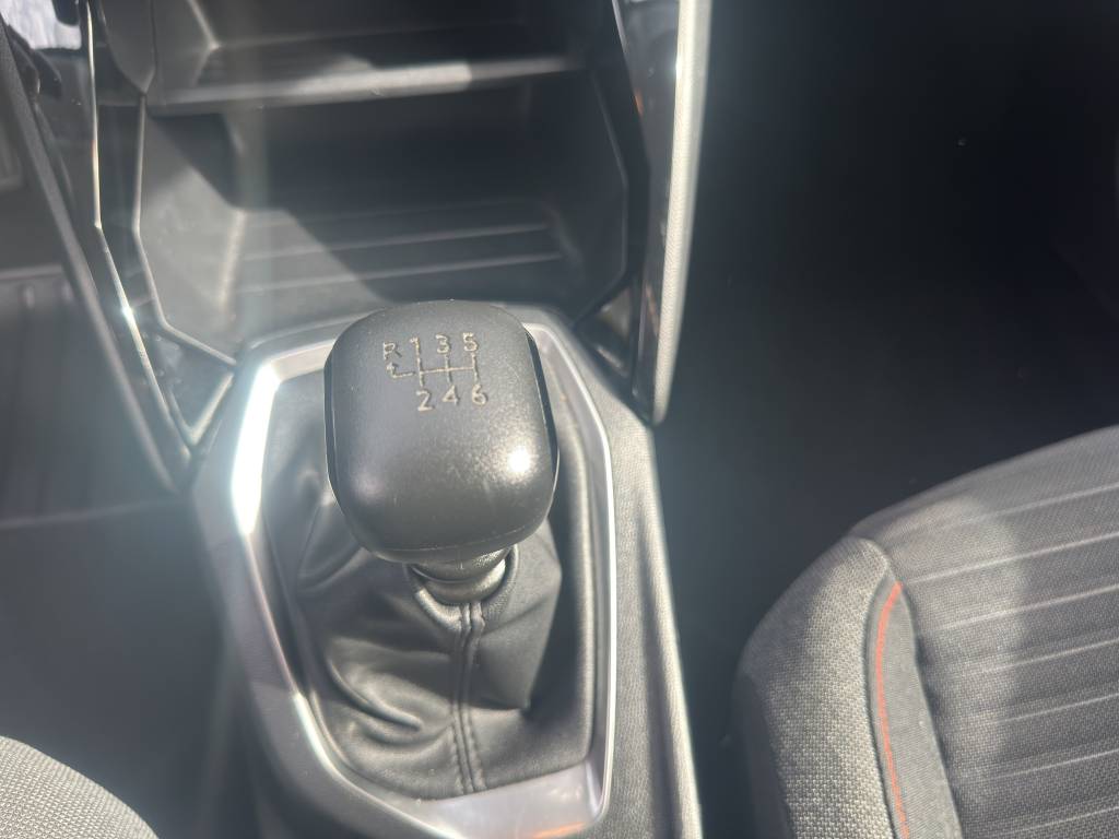 PEUGEOT 208 1.2 PureTech Active-image-11