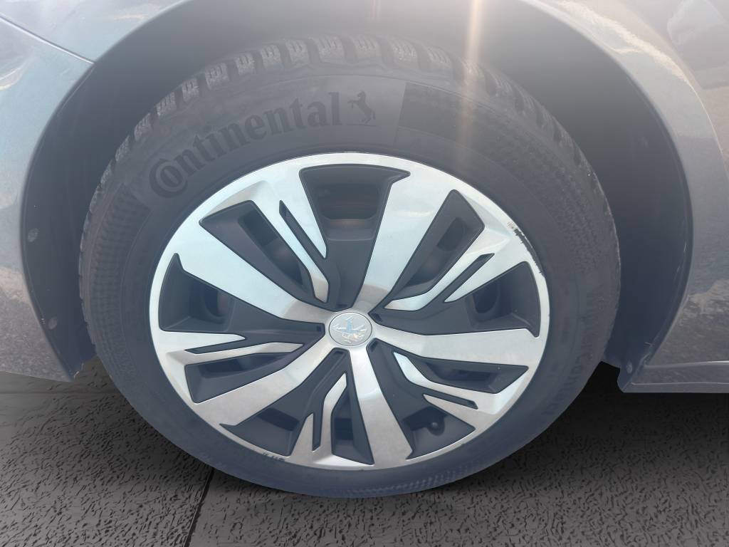 PEUGEOT 208 1.2 PureTech Active-image-14