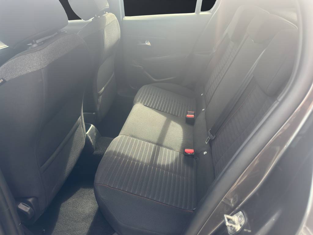 PEUGEOT 208 1.2 PureTech Active-image-8