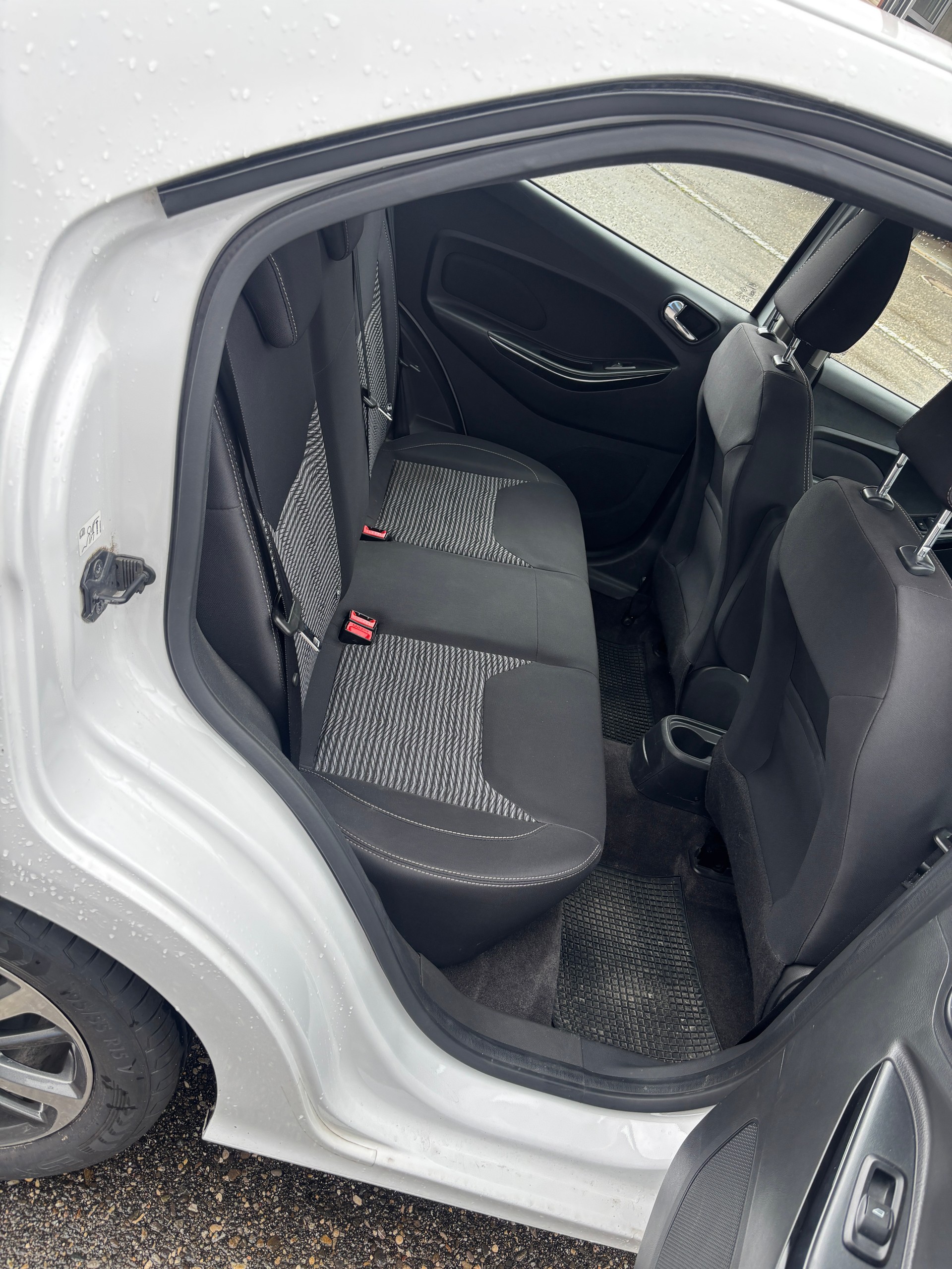 FORD KA+ 1.2 Ti-VCT Cool&Sound-image-13