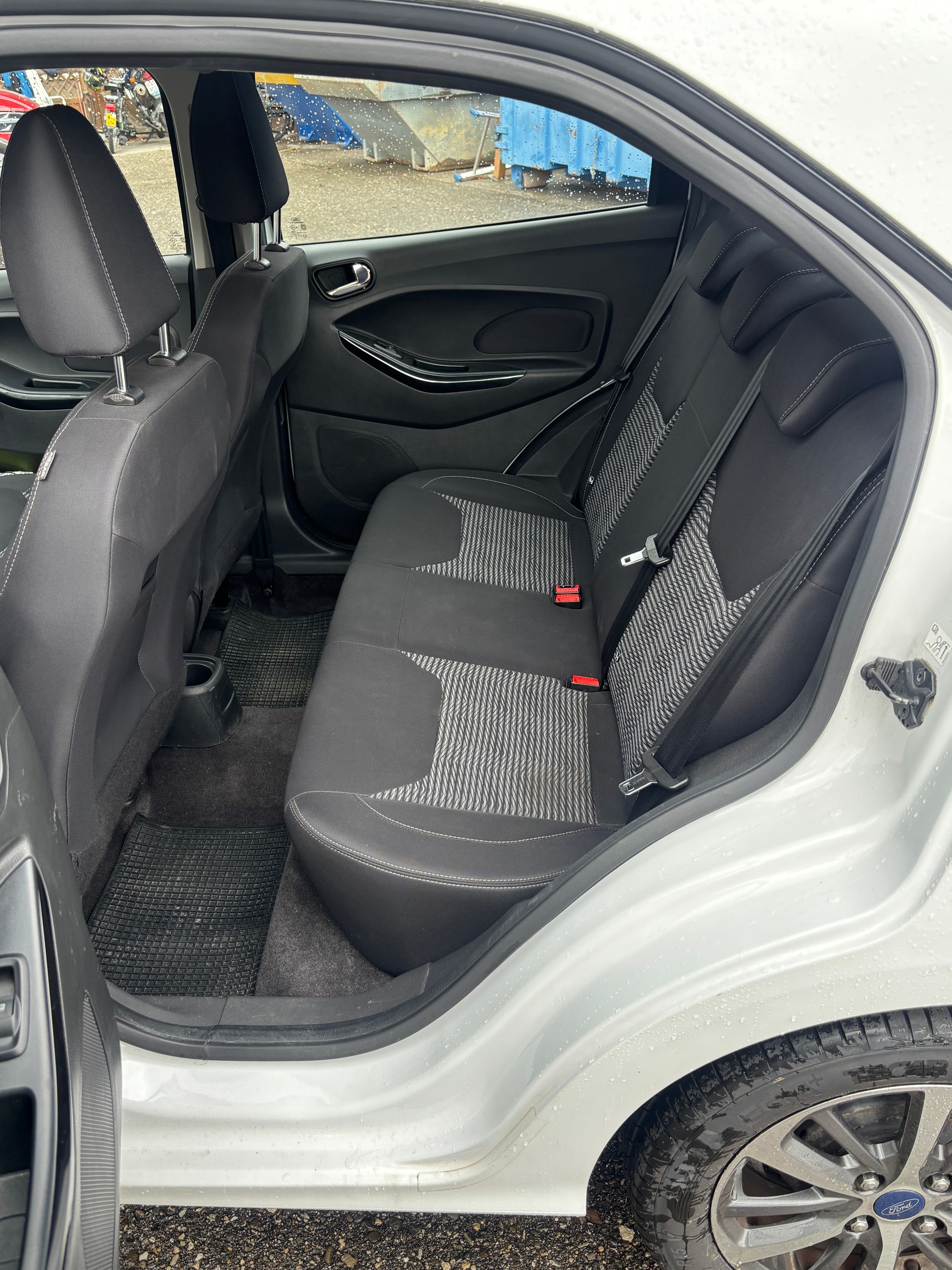 FORD KA+ 1.2 Ti-VCT Cool&Sound-image-14