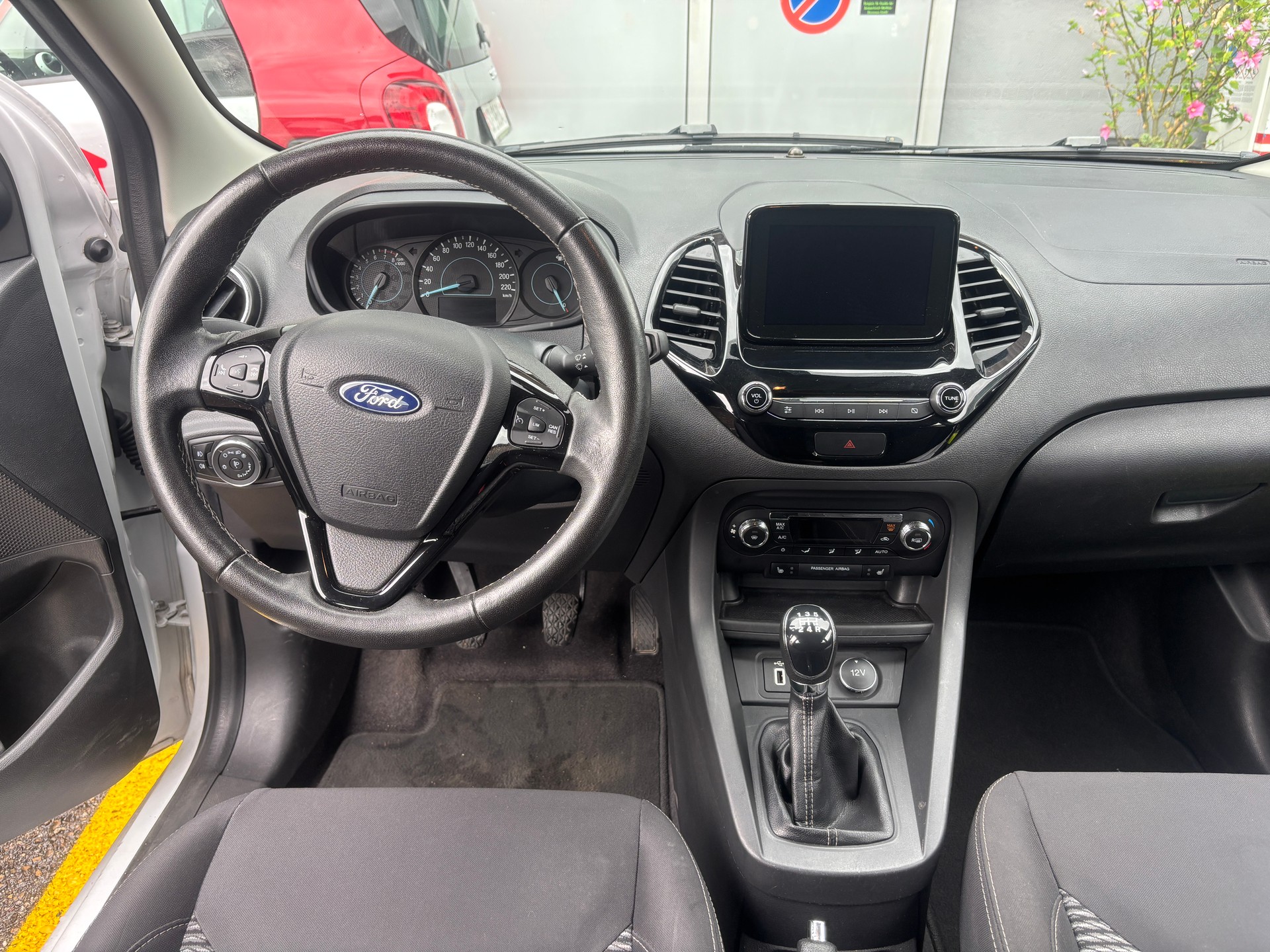 FORD KA+ 1.2 Ti-VCT Cool&Sound-image-9