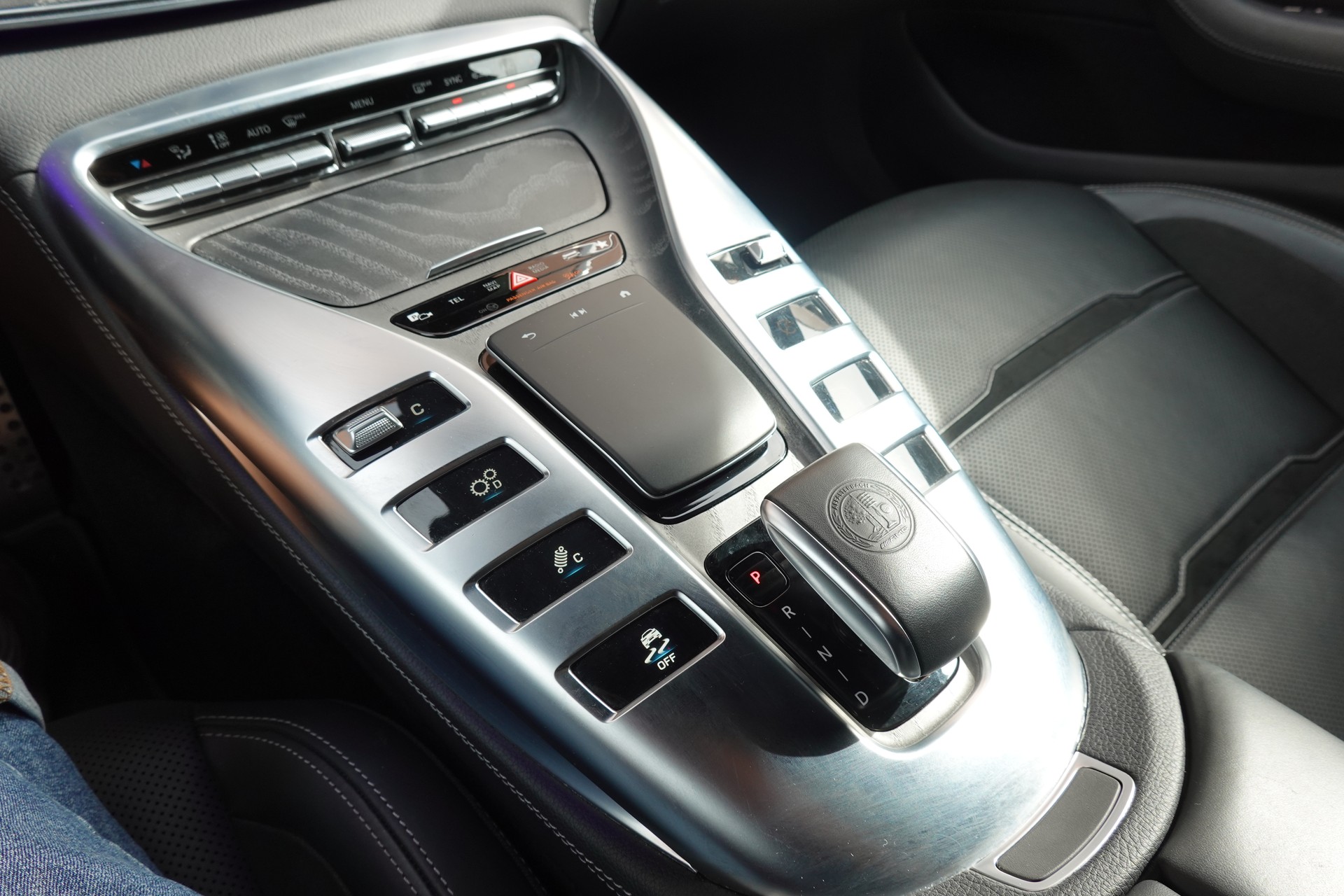 MERCEDES-BENZ AMG GT 4 53 4Matic+ Executive Speedshift MCT - "CH Auto * Pack AMG Night * Son Burmester * Sièges Electrique *Head-Up Display"-image-17