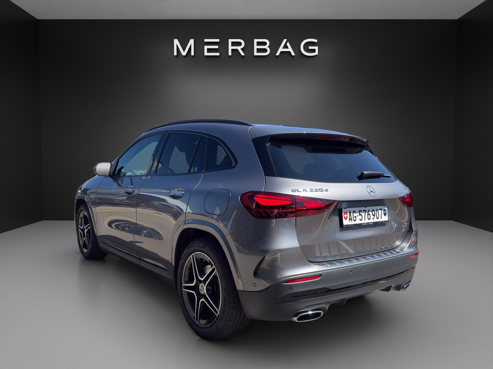 MERCEDES-BENZ GLA 220d 4Matic 8G-DCT-image-3