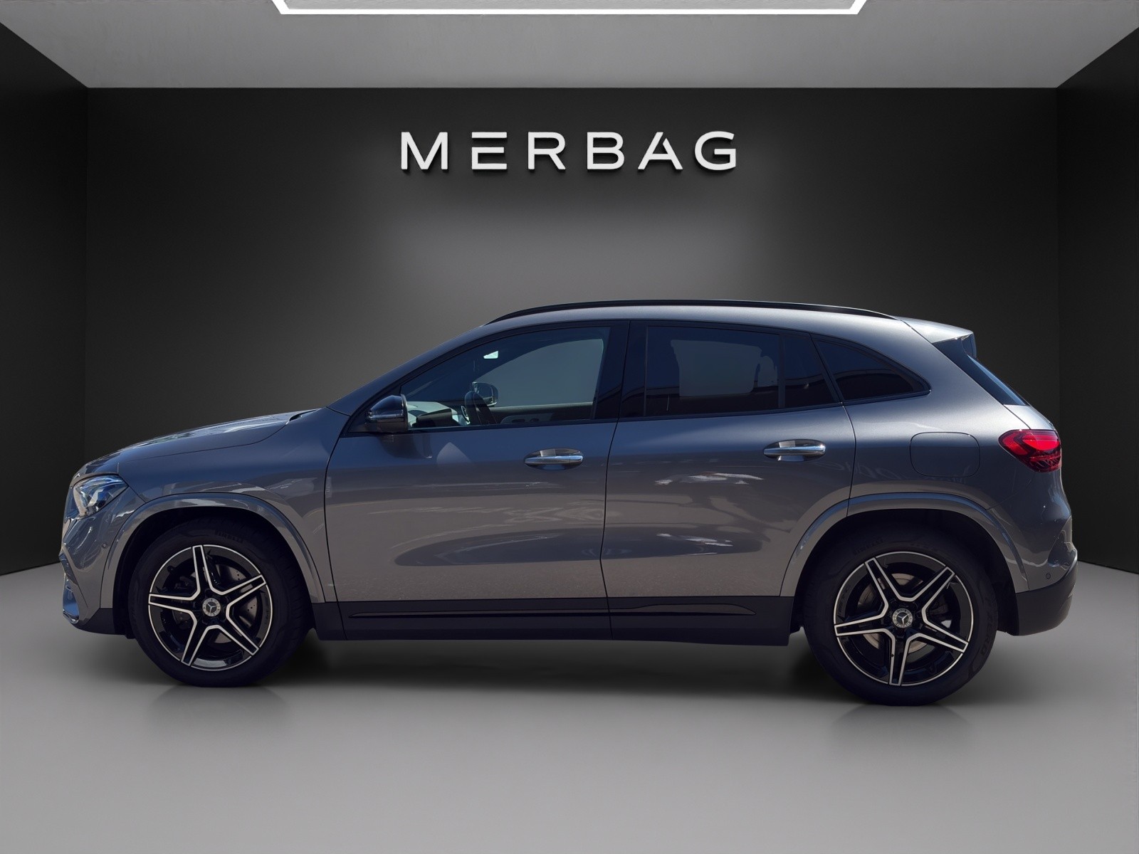 MERCEDES-BENZ GLA 220d 4Matic 8G-DCT-image-4