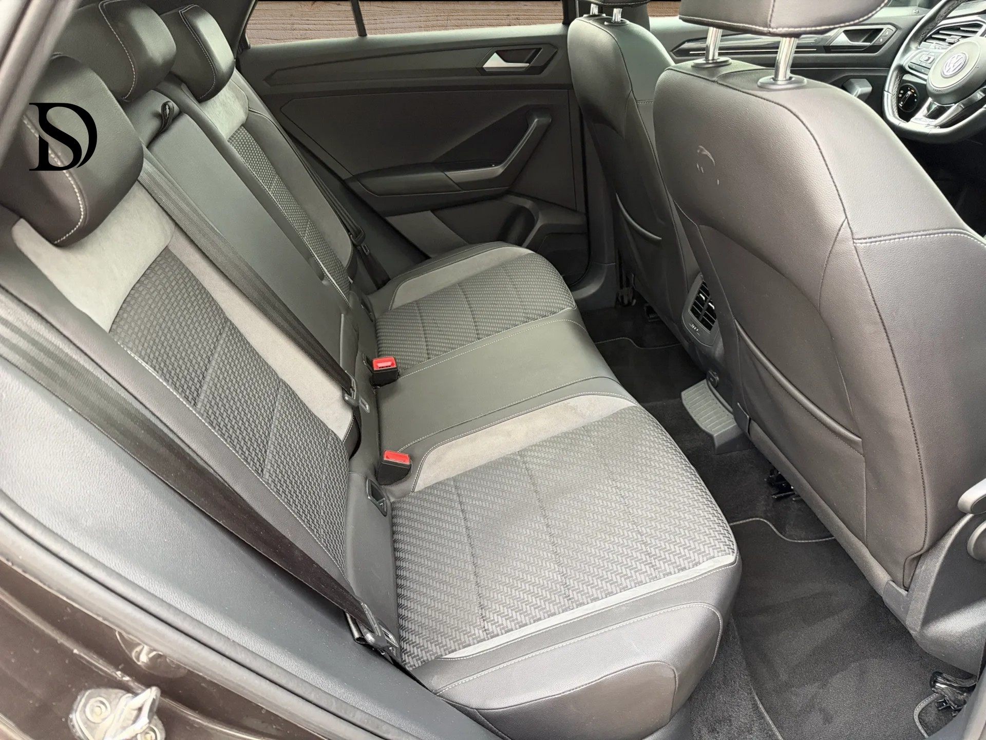 VW T-Roc 2.0 TSI Sport DSG 4Motion-image-10