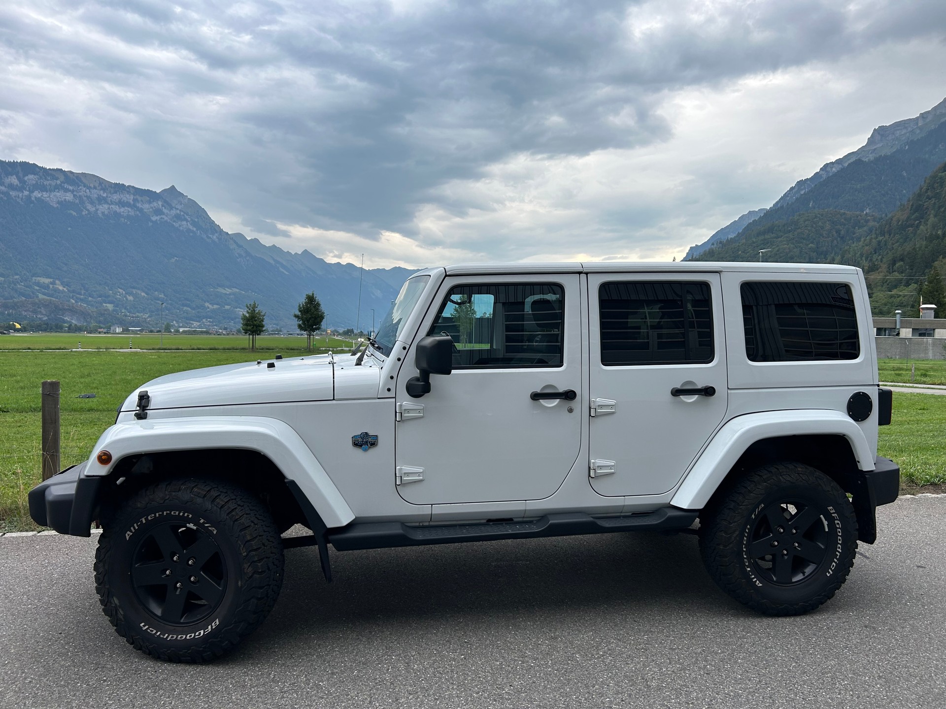 JEEP Wrangler 2.8CRD Unlimited Rubicon Automatic-image-3