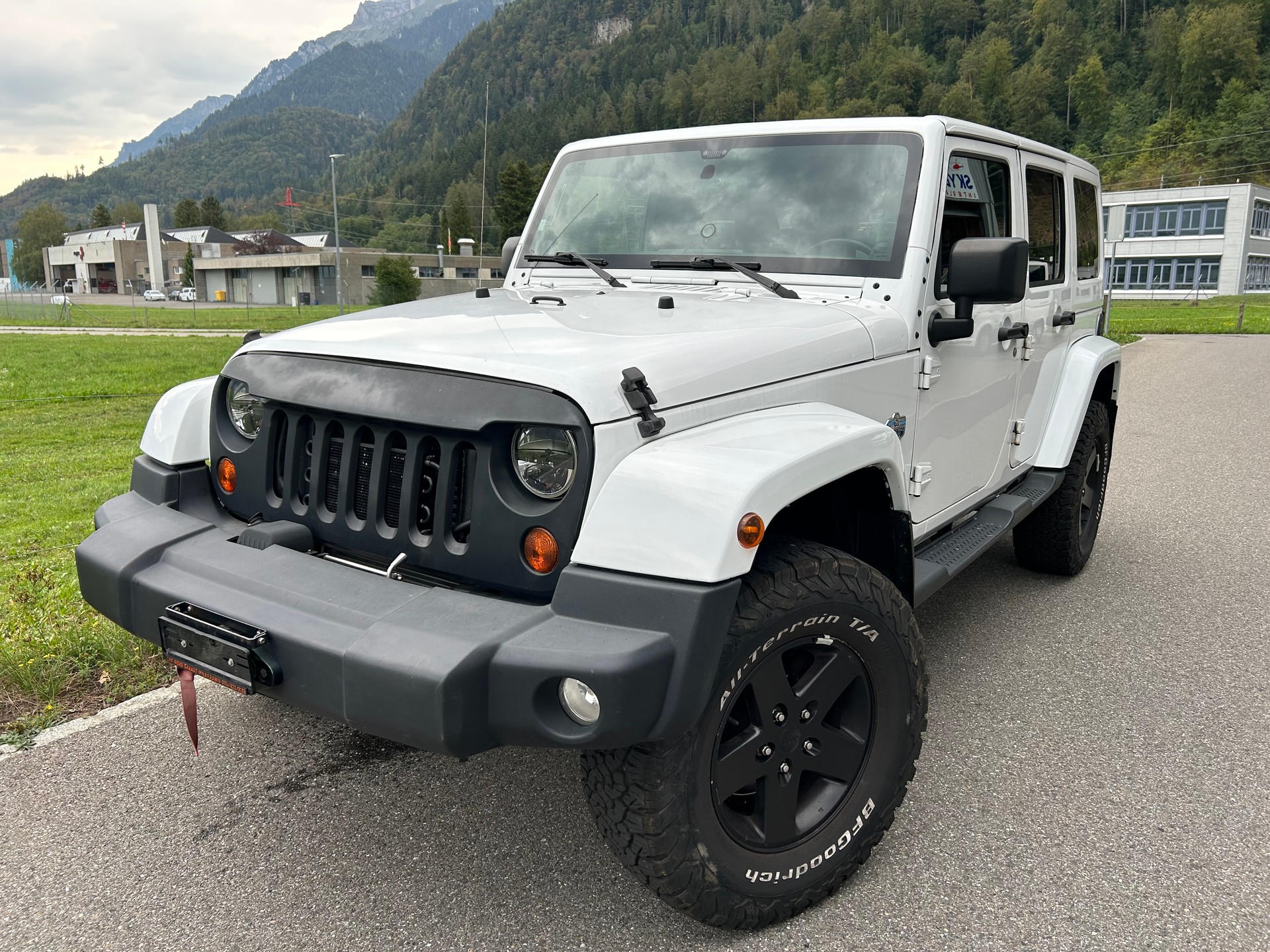 JEEP Wrangler 2.8CRD Unlimited Rubicon Automatic-image-1