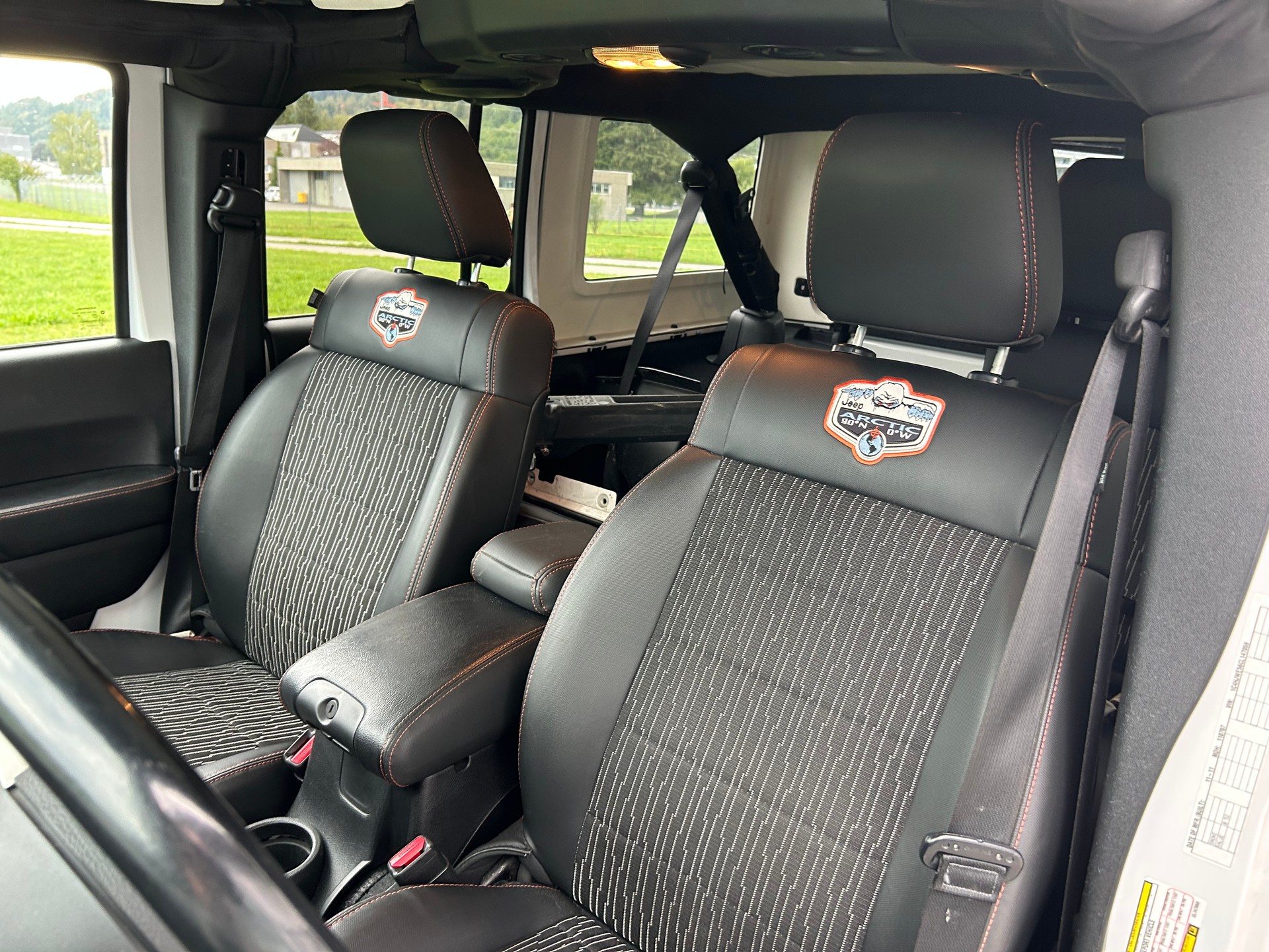 JEEP Wrangler 2.8CRD Unlimited Rubicon Automatic-image-9