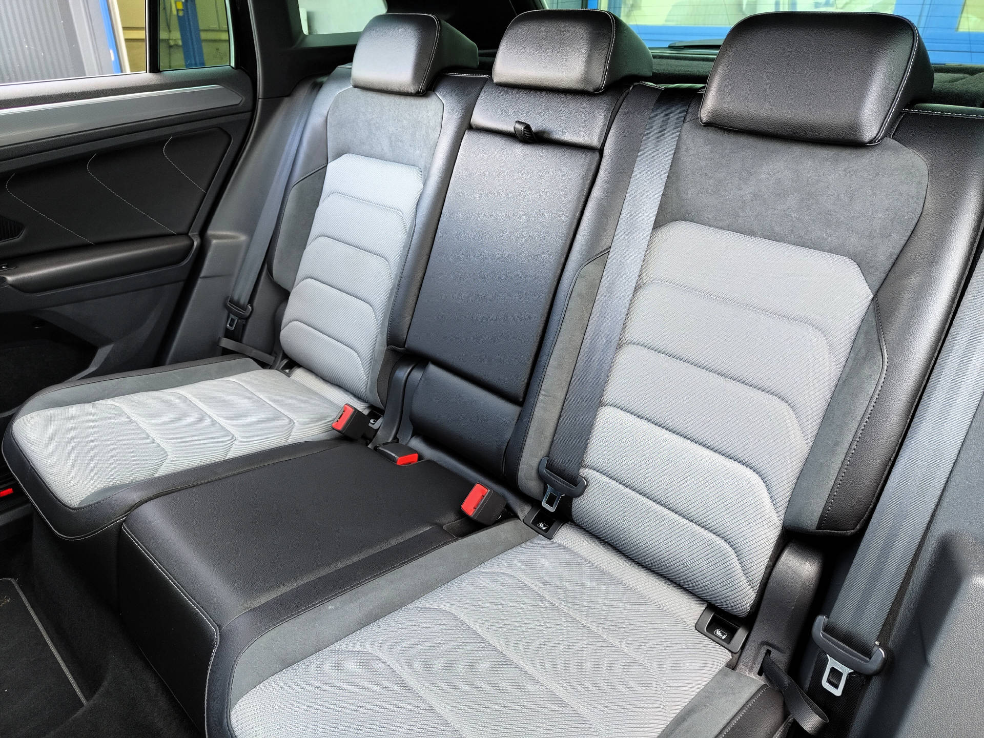 VW Tiguan 2.0 TSI R-Line 4Motion DSG-image-6