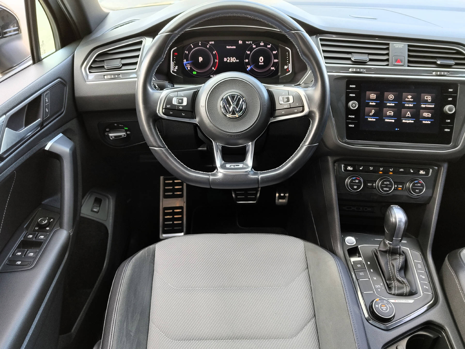 VW Tiguan 2.0 TSI R-Line 4Motion DSG-image-4