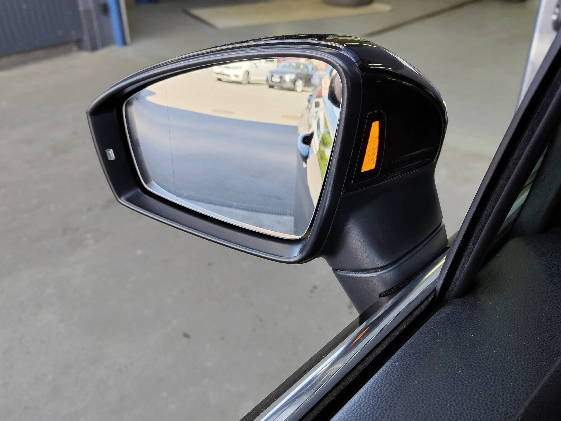 VW Tiguan 2.0 TSI R-Line 4Motion DSG-image-10