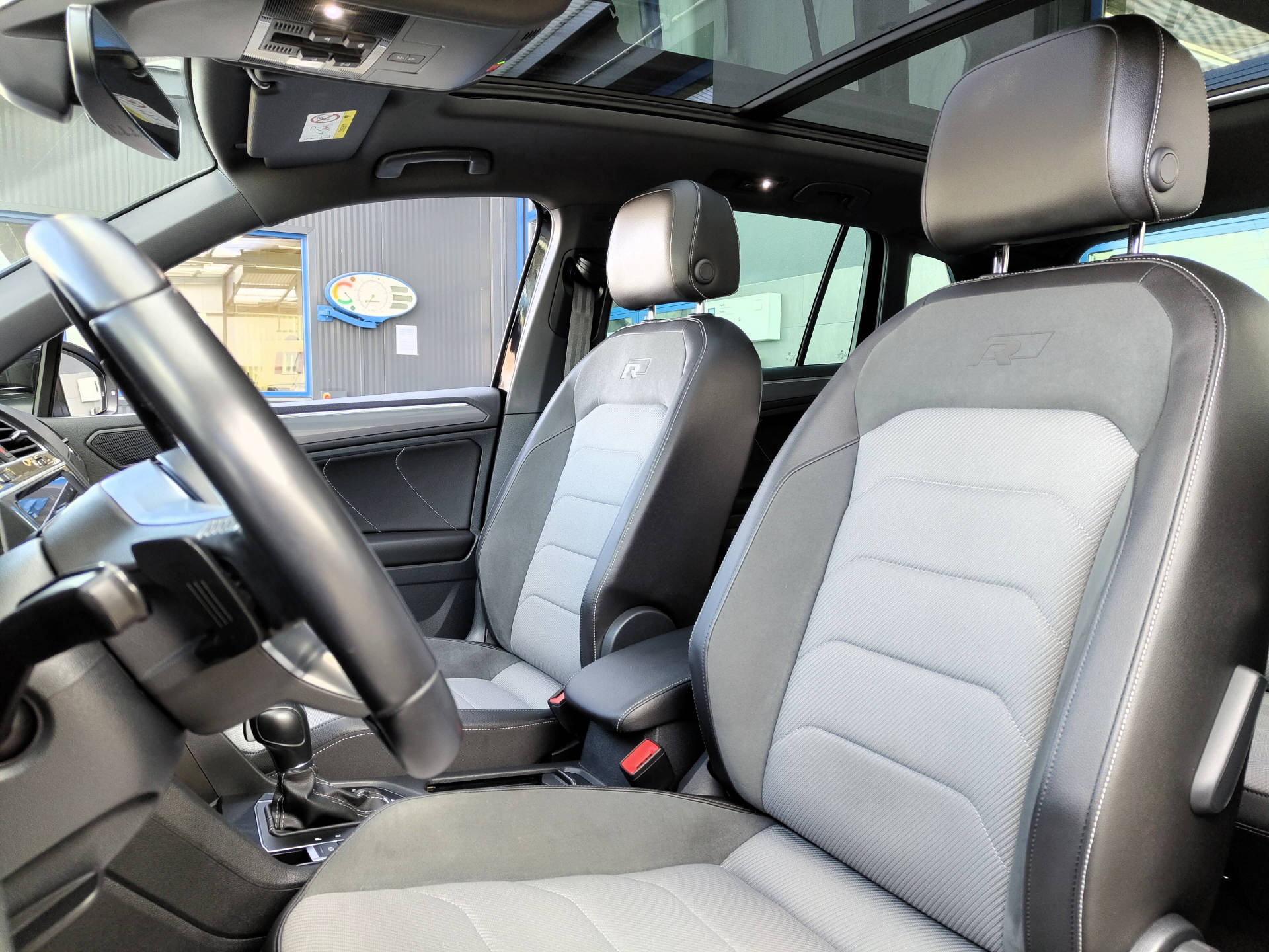 VW Tiguan 2.0 TSI R-Line 4Motion DSG-image-5