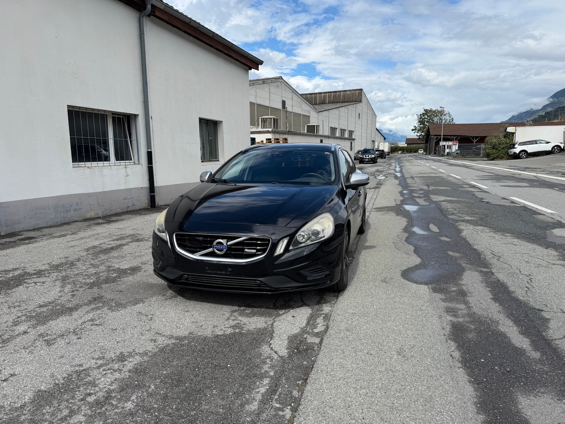 VOLVO V60 D5 AWD R-Design Geartronic-image-5