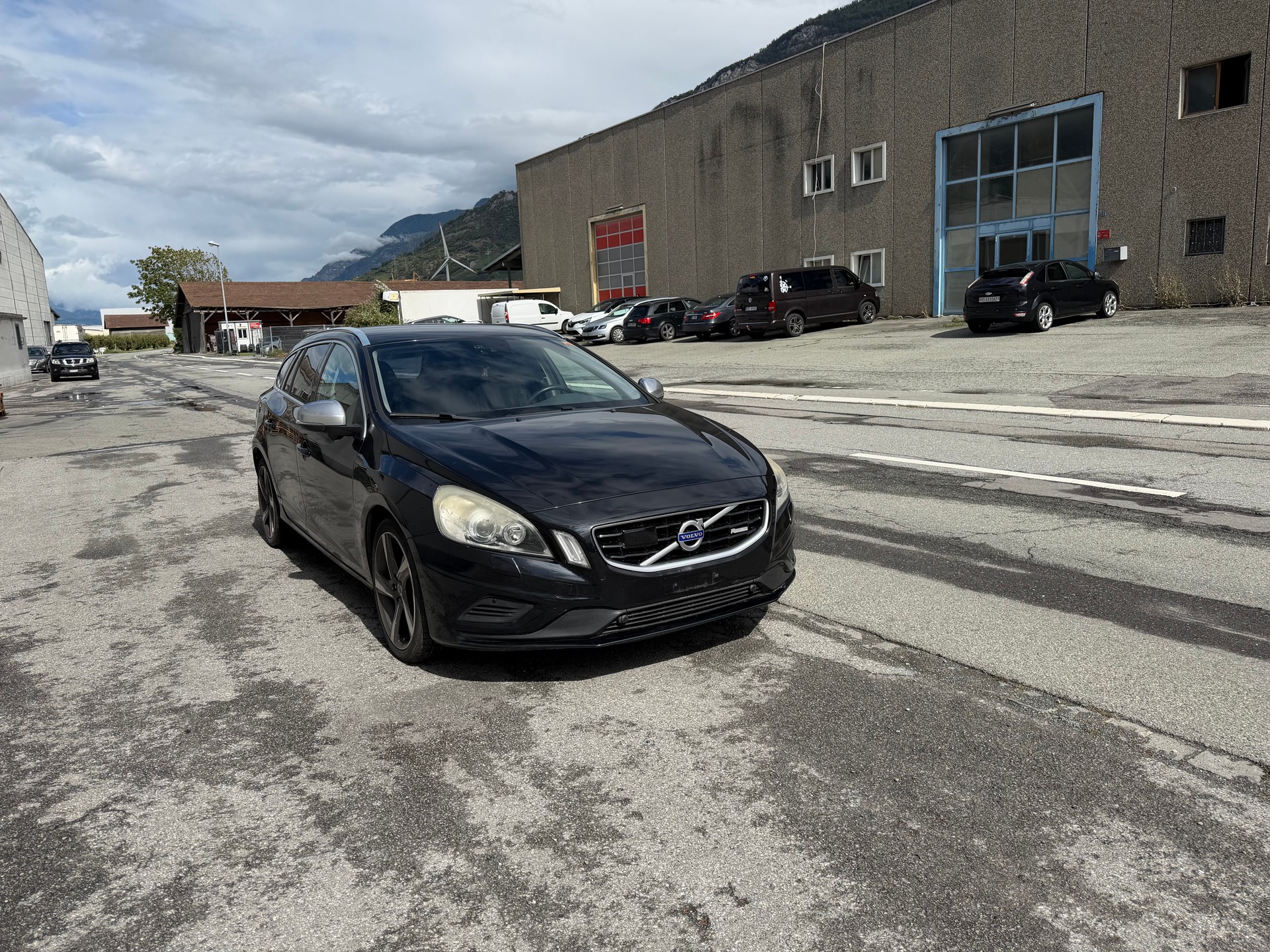 VOLVO V60 D5 AWD R-Design Geartronic-image-9
