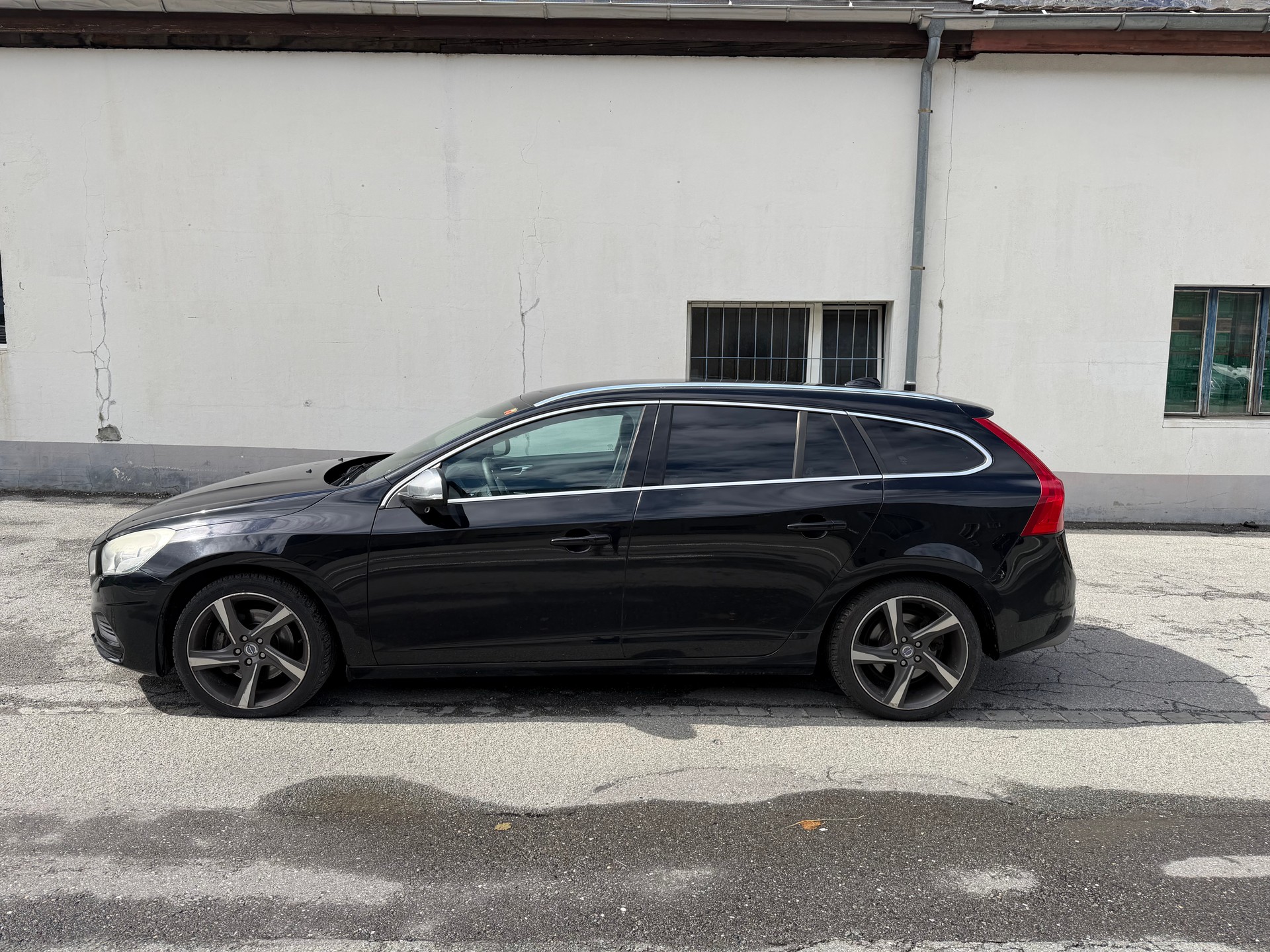 VOLVO V60 D5 AWD R-Design Geartronic-image-6