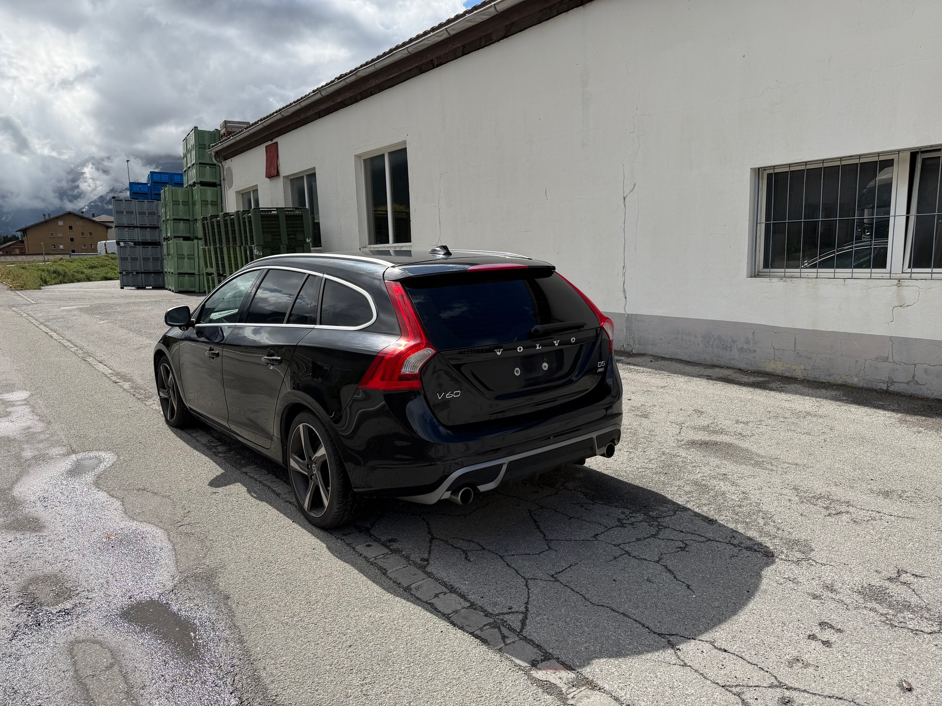 VOLVO V60 D5 AWD R-Design Geartronic-image-4