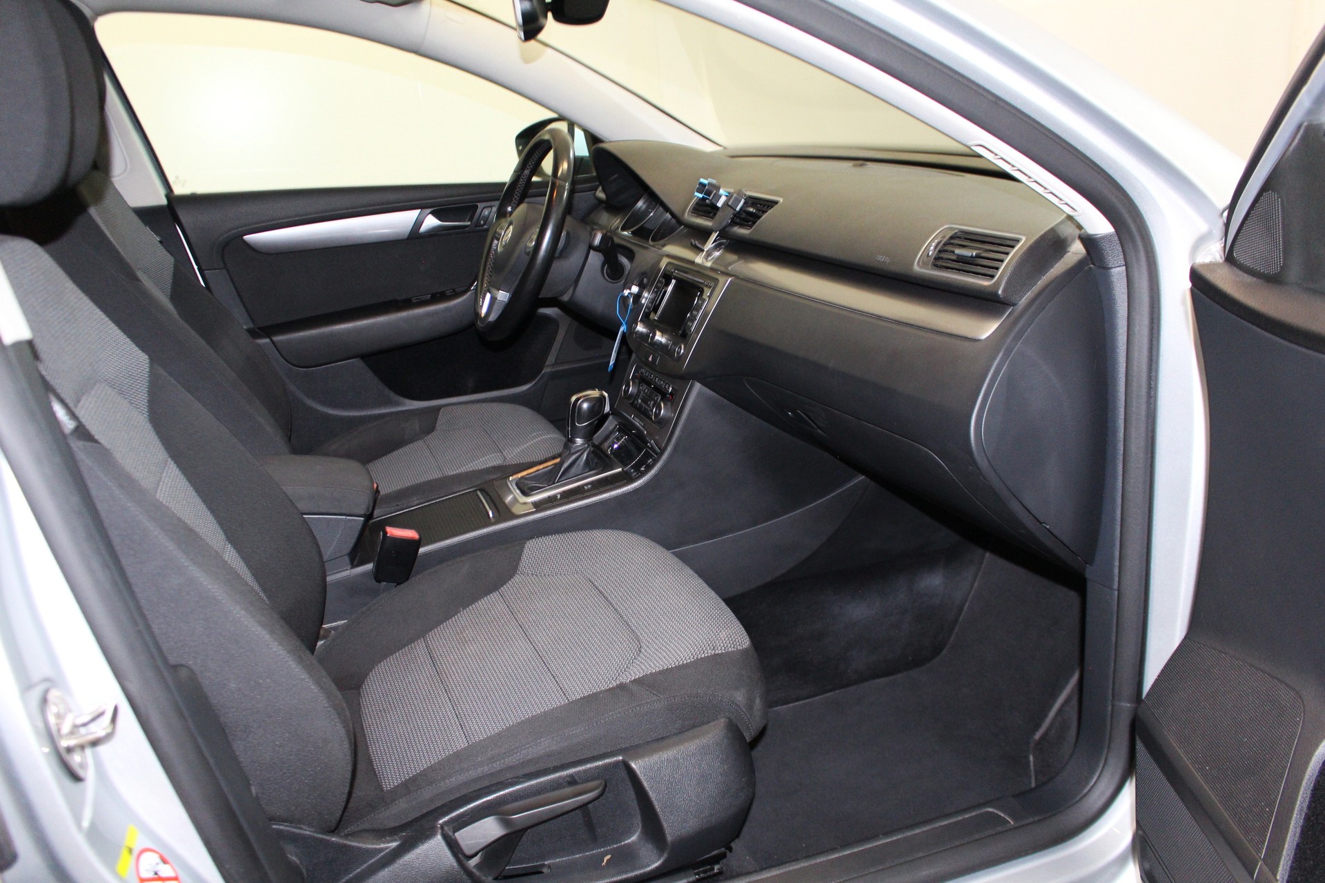 VW Passat Variant 2.0 TDI 140 BlueMT Comfl. DSG-image-10