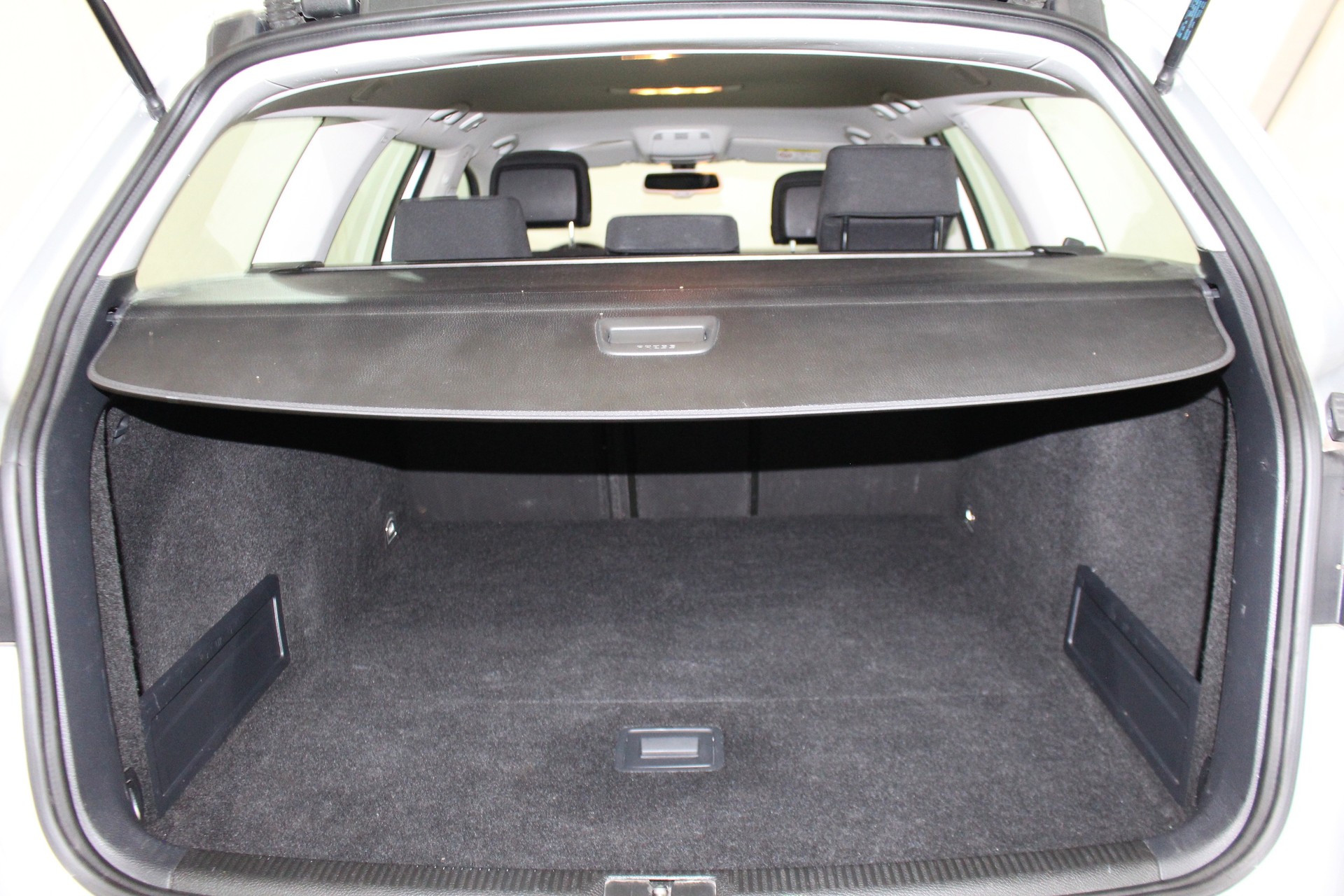 VW Passat Variant 2.0 TDI 140 BlueMT Comfl. DSG-image-8