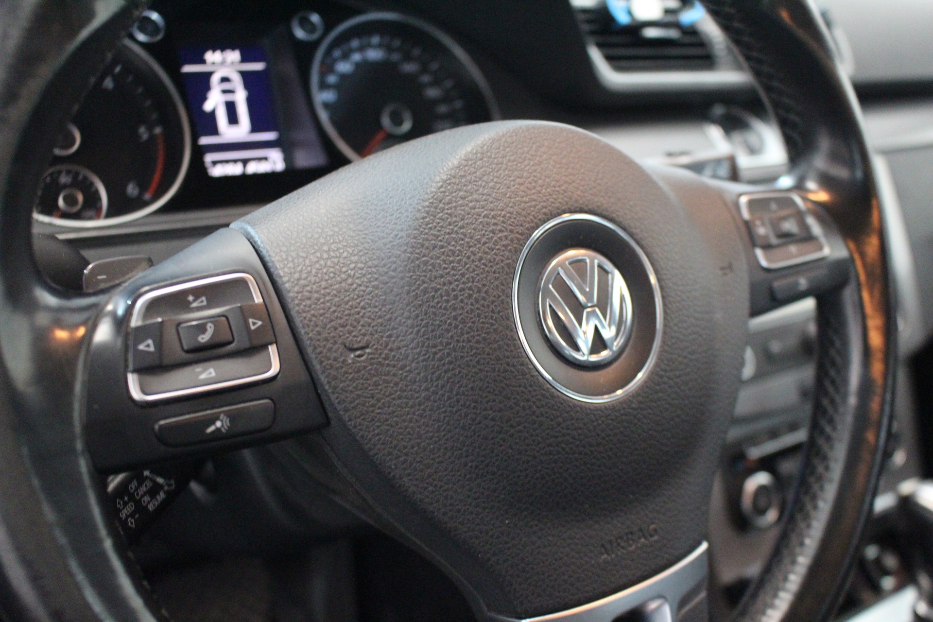 VW Passat Variant 2.0 TDI 140 BlueMT Comfl. DSG-image-13