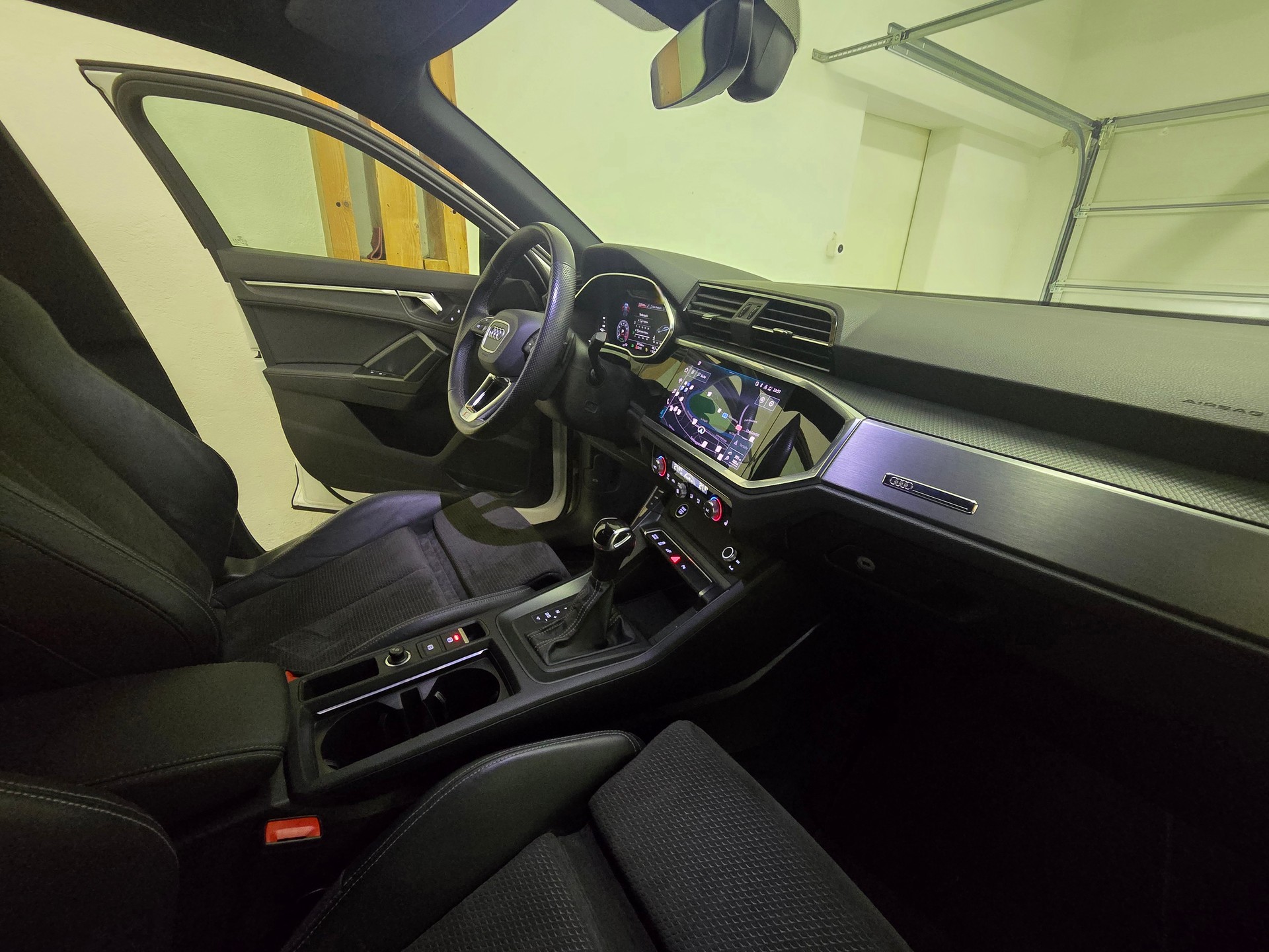 AUDI Q3 Sportback 45 TFSI e S line S-tronic-image-12
