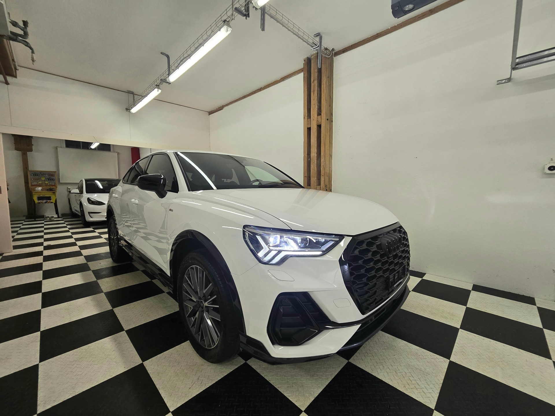 AUDI Q3 Sportback 45 TFSI e S line S-tronic-image-2