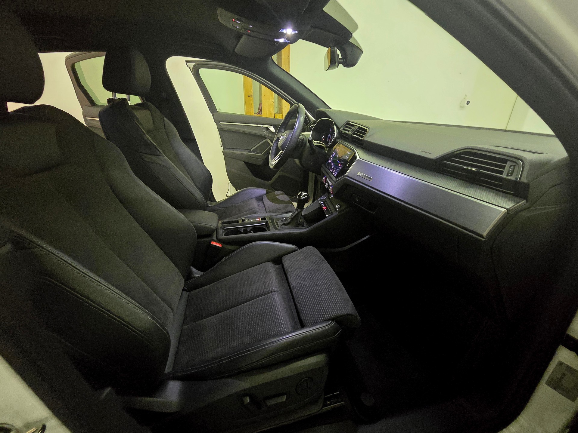 AUDI Q3 Sportback 45 TFSI e S line S-tronic-image-11