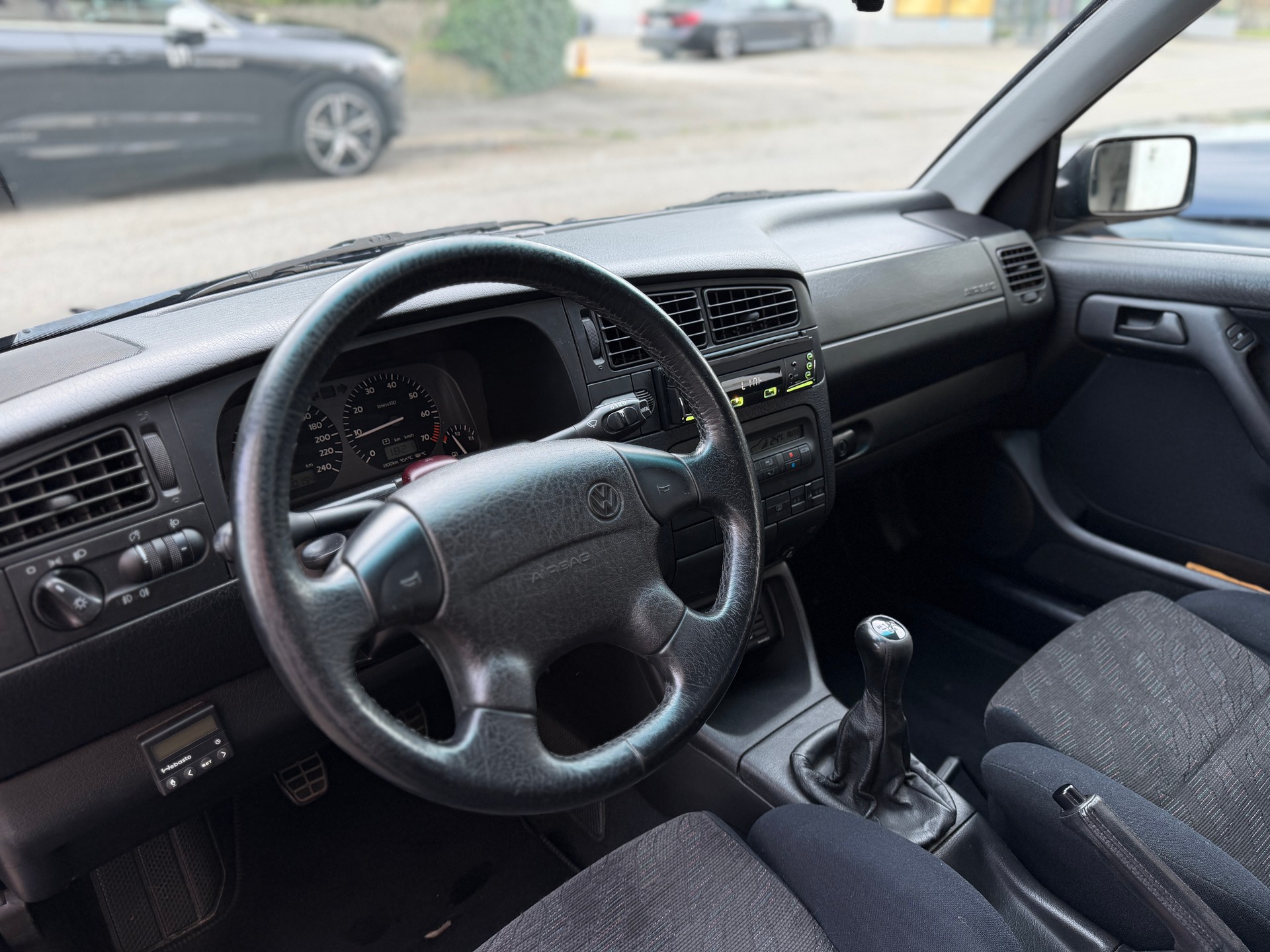 VW Vento 2800 VR6 / frisch ab MFK-image-8