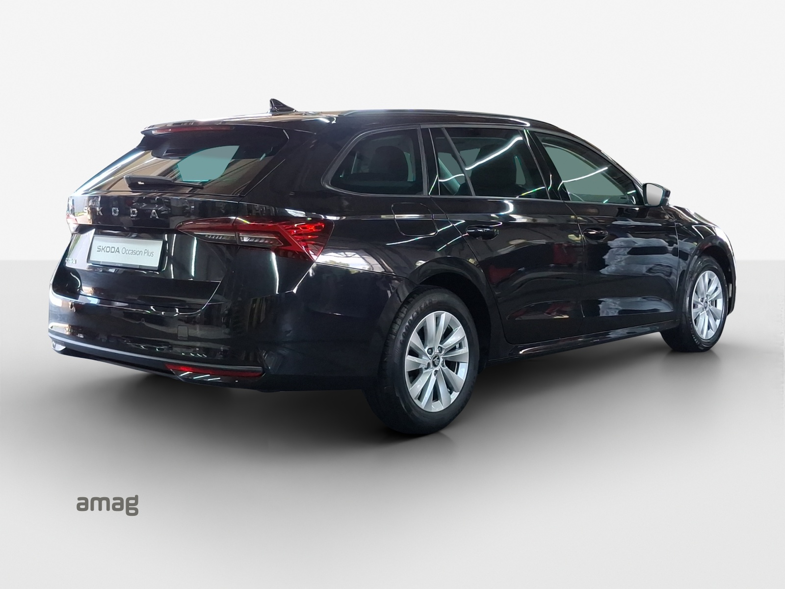 SKODA Octavia Combi 1.5 TSI mHEV DSG Dynamic-image-4