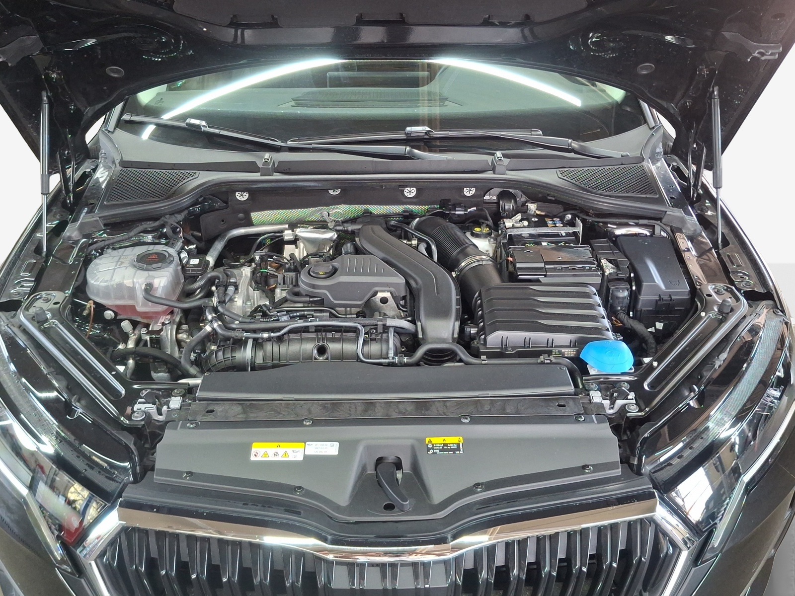SKODA Octavia Combi 1.5 TSI mHEV DSG Dynamic-image-15