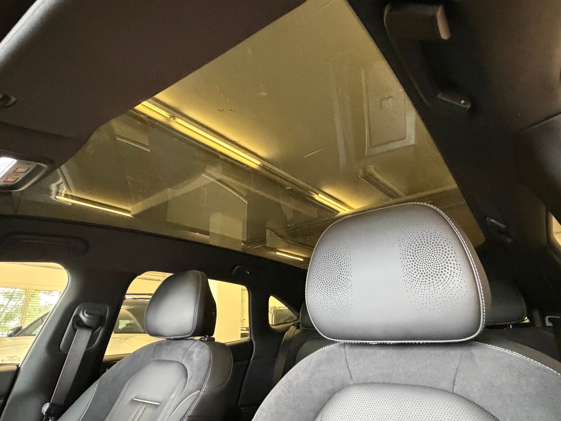 ZEEKR 7GT 100kWh Prvilege Launch Edition AWD-image-15