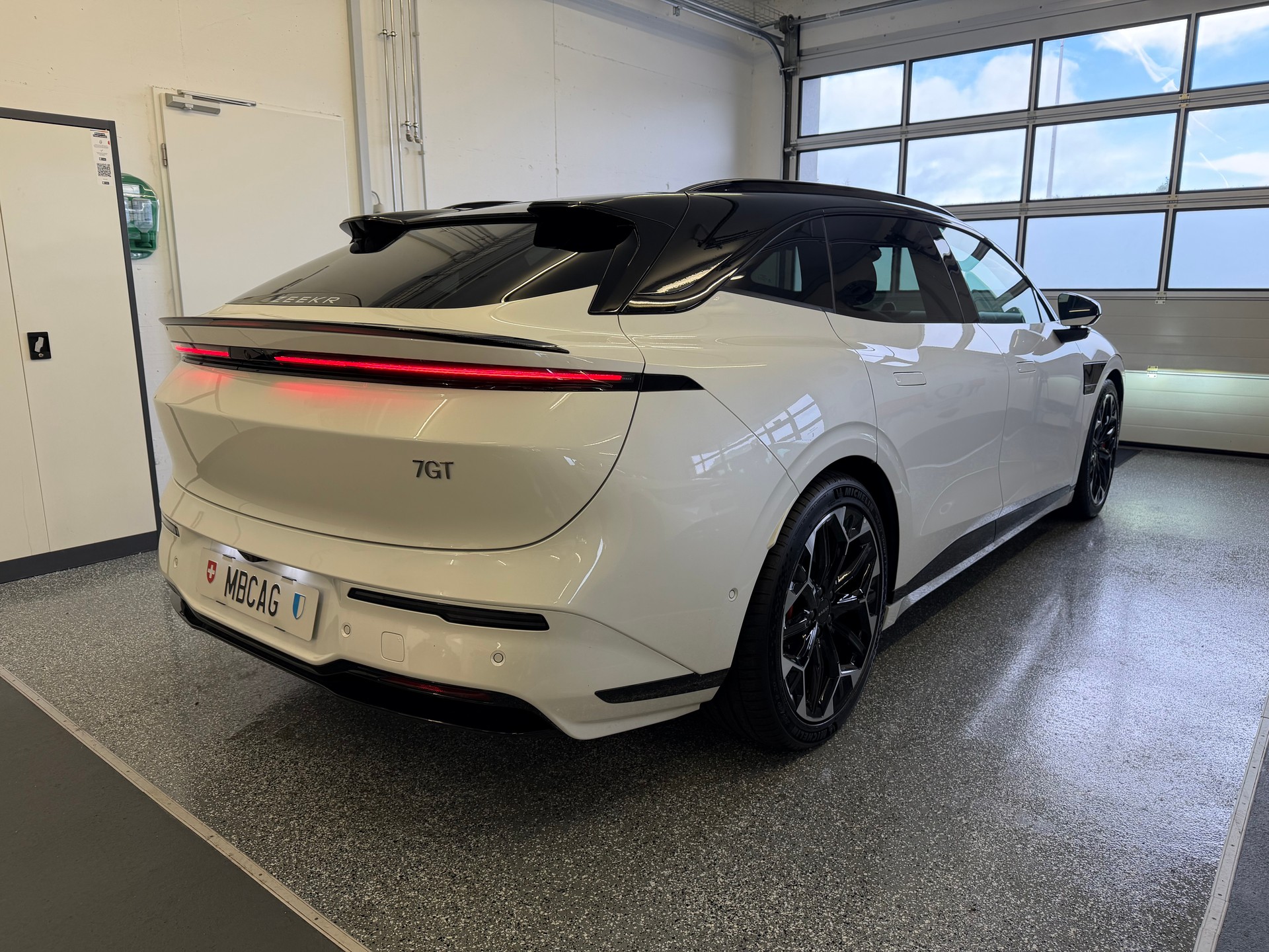 ZEEKR 7GT 100kWh Prvilege Launch Edition AWD-image-11