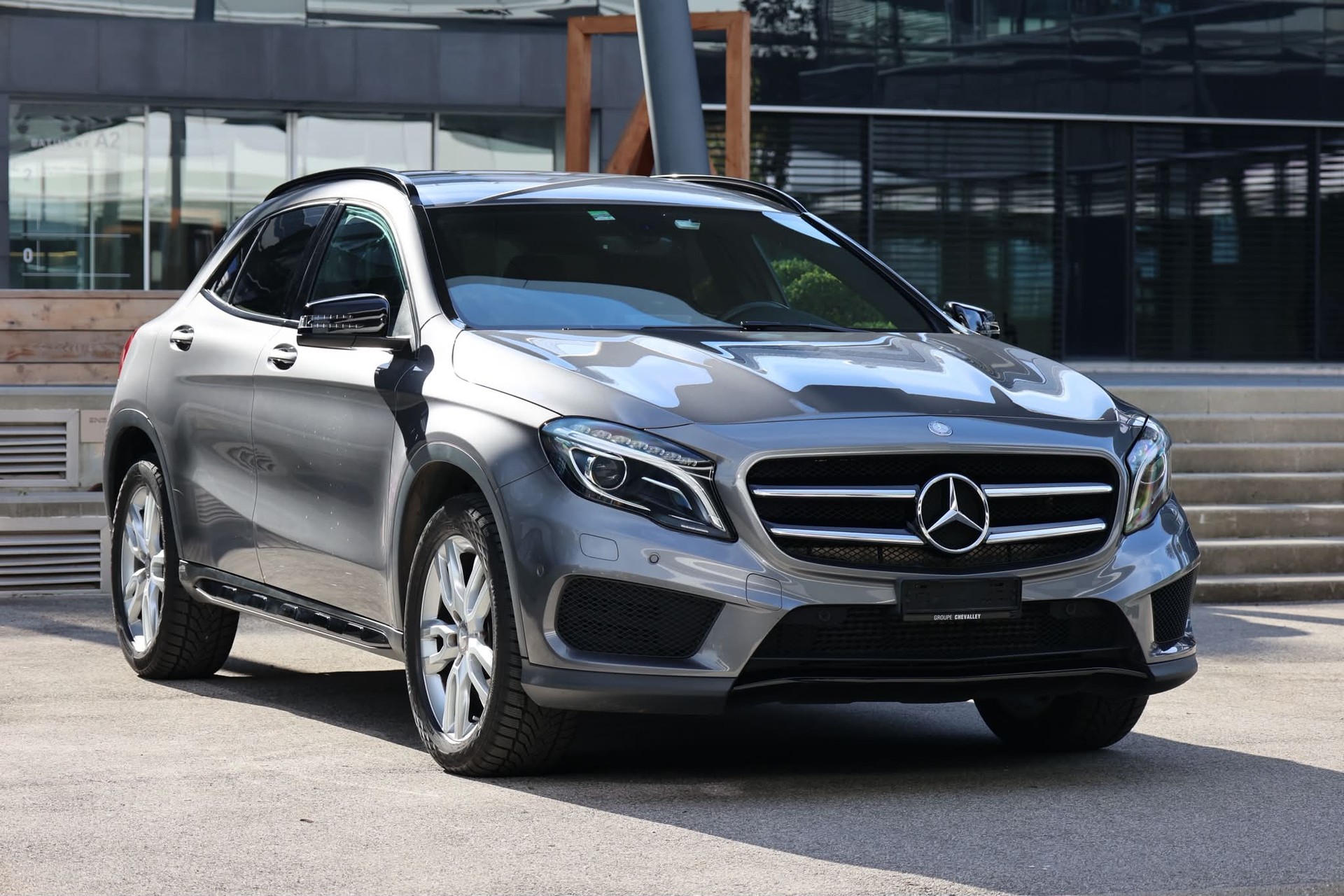 MERCEDES-BENZ GLA 250 AMG Line 4m-image-0