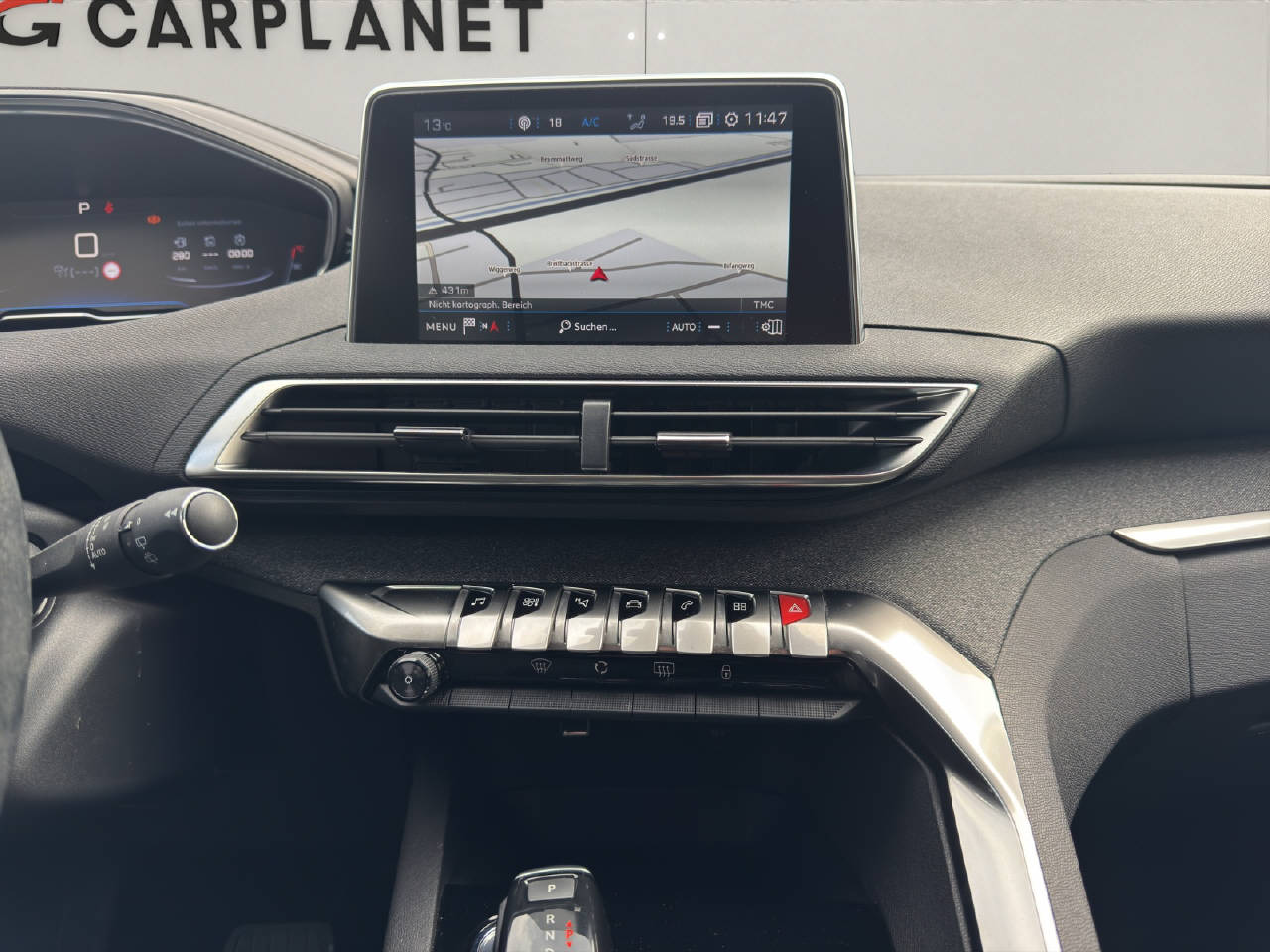 PEUGEOT 5008 1.2 PureTech Allure-image-12