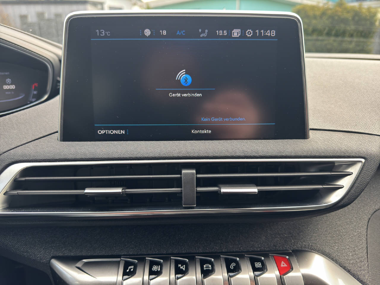 PEUGEOT 5008 1.2 PureTech Allure-image-15