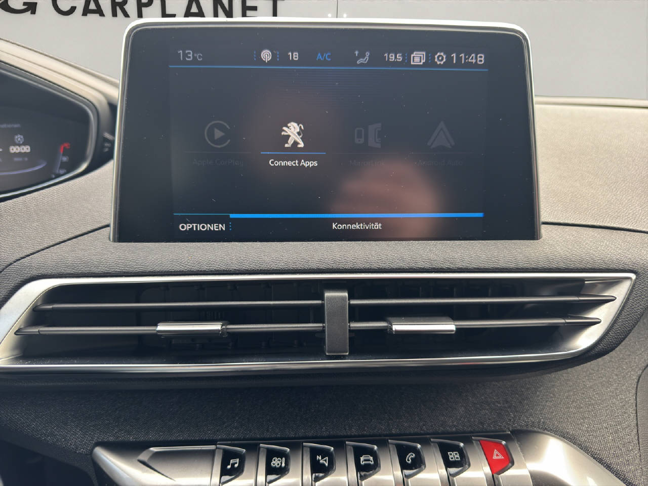 PEUGEOT 5008 1.2 PureTech Allure-image-16
