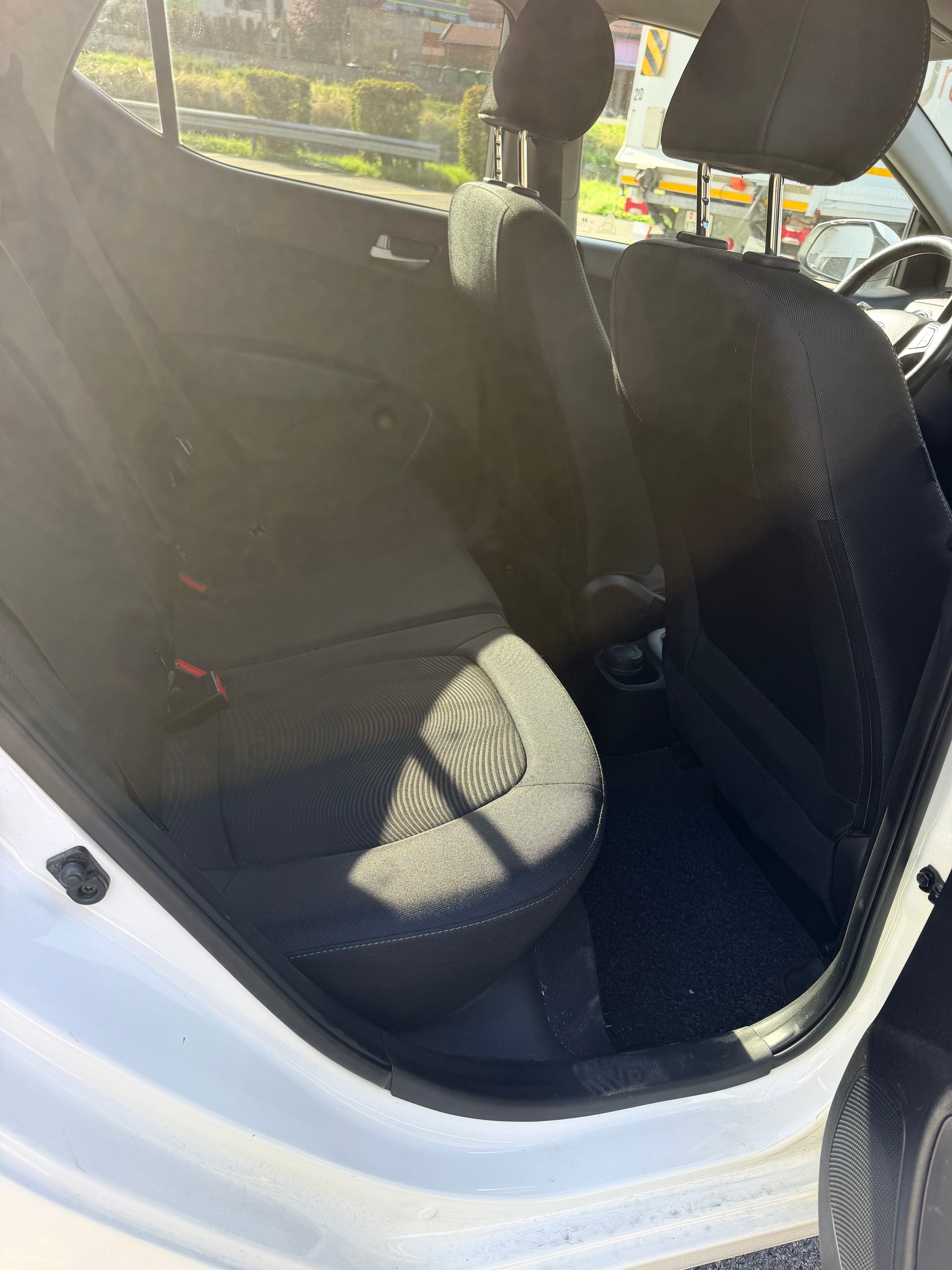 HYUNDAI i10 1.2 Vertex Automatic-image-6
