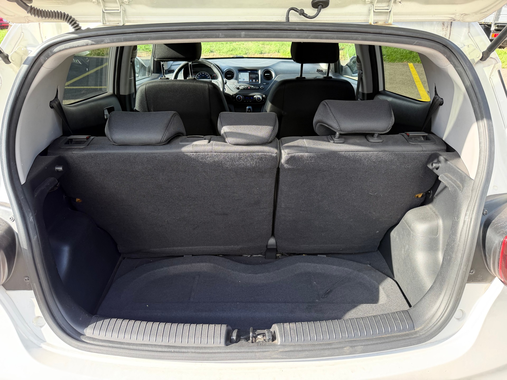 HYUNDAI i10 1.2 Vertex Automatic-image-4