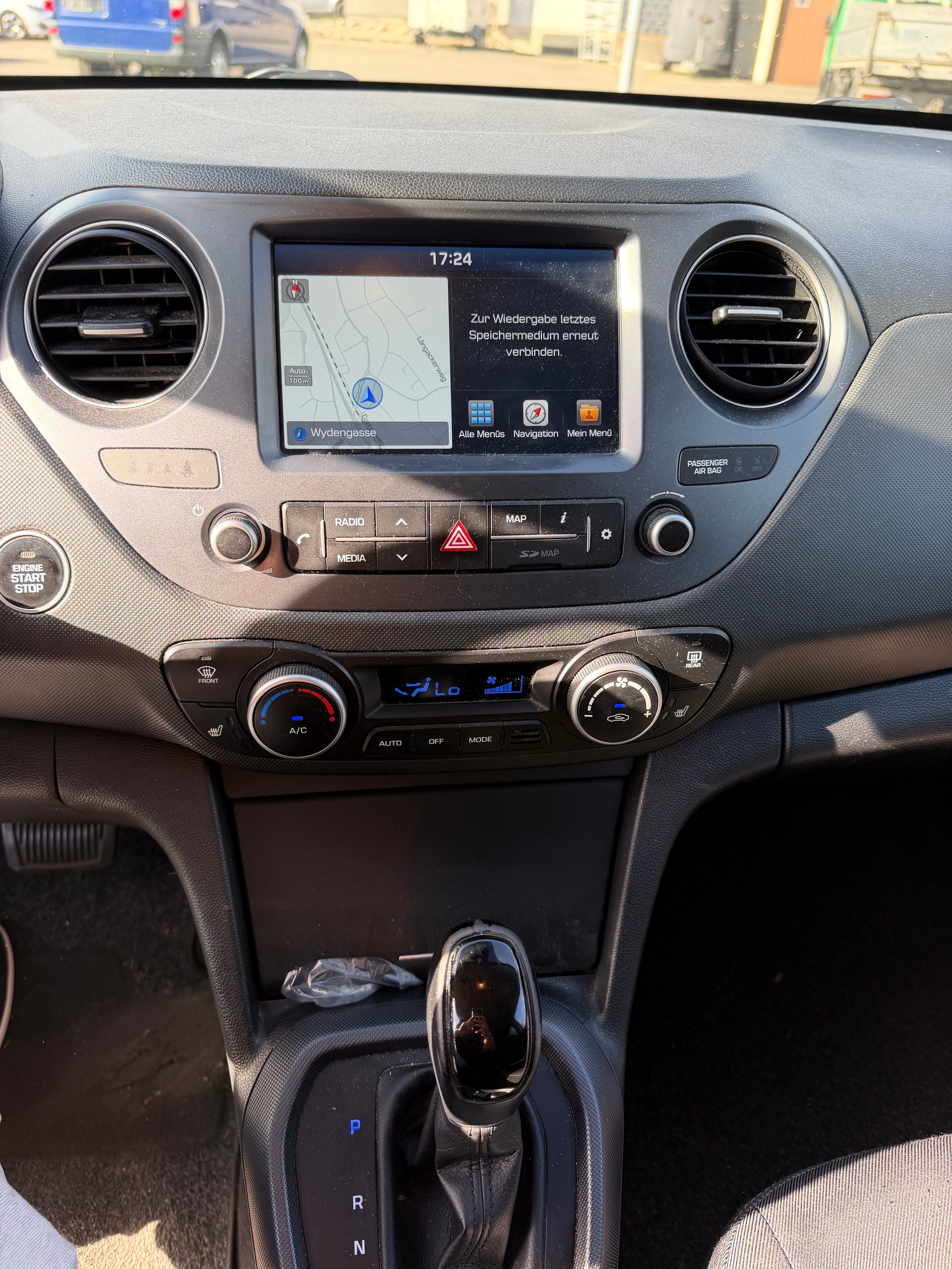 HYUNDAI i10 1.2 Vertex Automatic-image-10