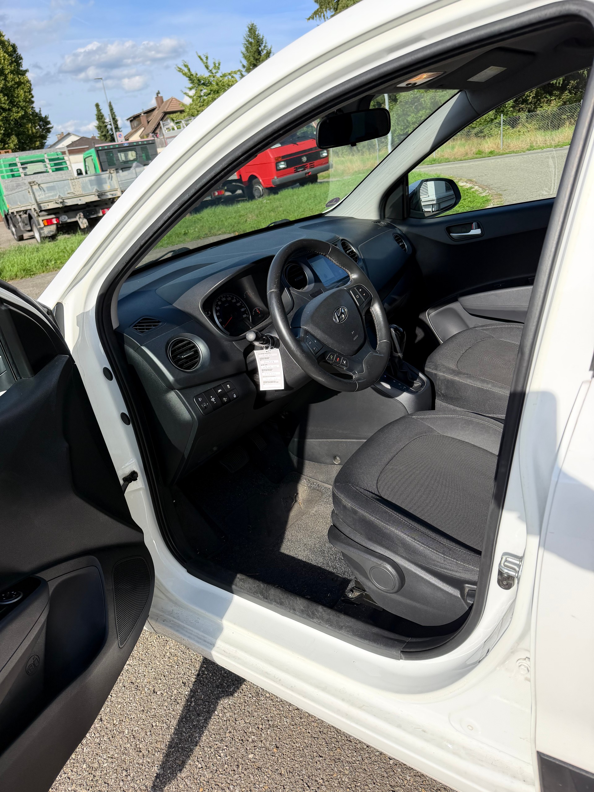HYUNDAI i10 1.2 Vertex Automatic-image-9