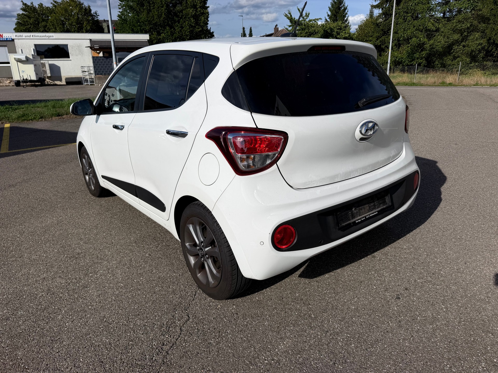 HYUNDAI i10 1.2 Vertex Automatic-image-3